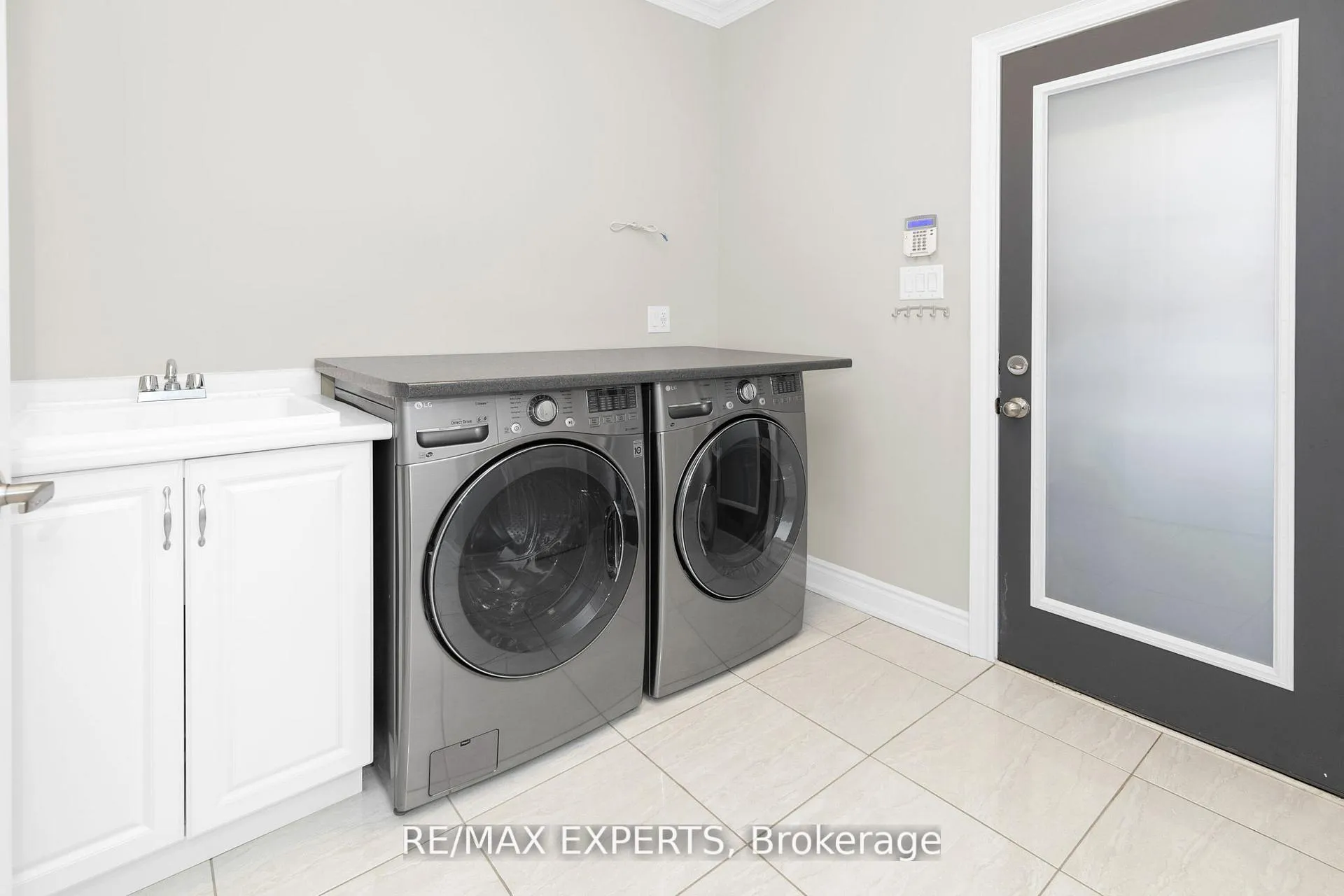 Photo 15 of 24 Mckay Avenue, New Tecumseth, Tottenham — HOMEH