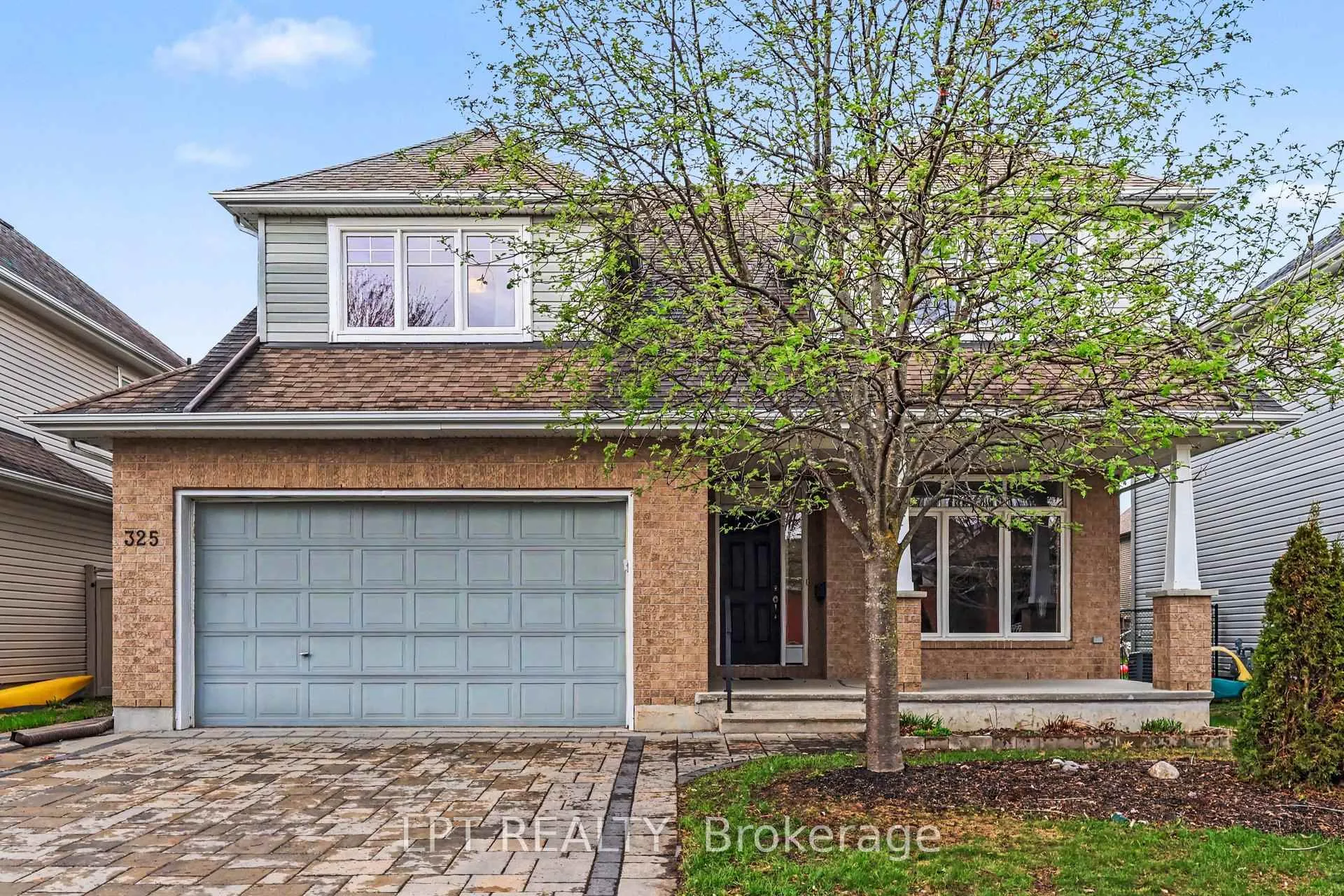 Front of 325 Creston Valley Way