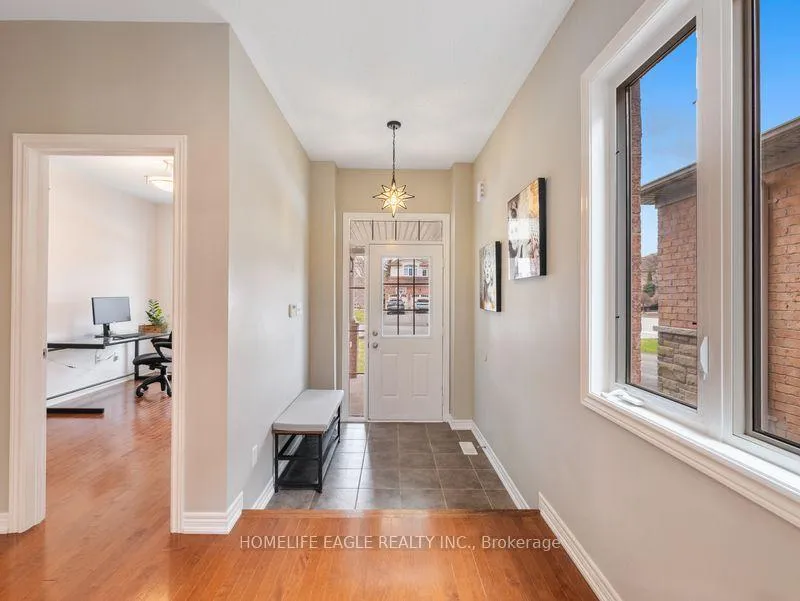 Photo 3 of 10 Fields Court, Aurora, Bayview Northeast — HOMEH