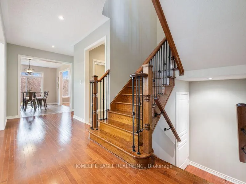 Photo 9 of 10 Fields Court, Aurora, Bayview Northeast — HOMEH