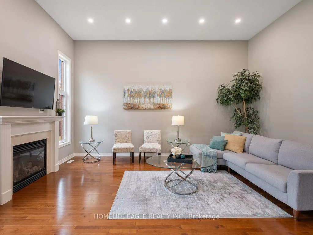 Photo 10 of 10 Fields Court, Aurora, Bayview Northeast — HOMEH