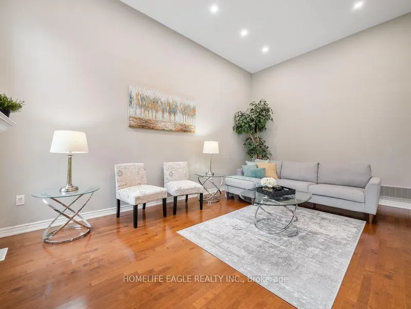 Photo 11 of 10 Fields Court, Aurora, Bayview Northeast — HOMEH