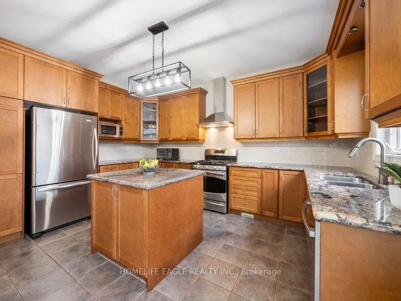 Photo 13 of 10 Fields Court, Aurora, Bayview Northeast — HOMEH