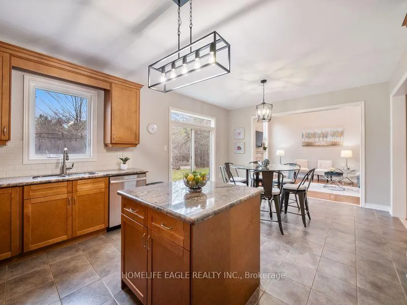 Photo 15 of 10 Fields Court, Aurora, Bayview Northeast — HOMEH