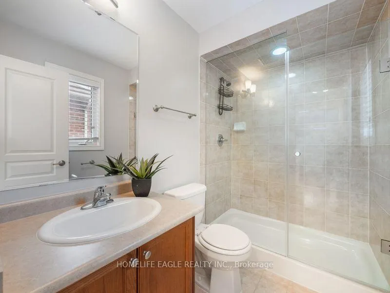 Photo 25 of 10 Fields Court, Aurora, Bayview Northeast — HOMEH