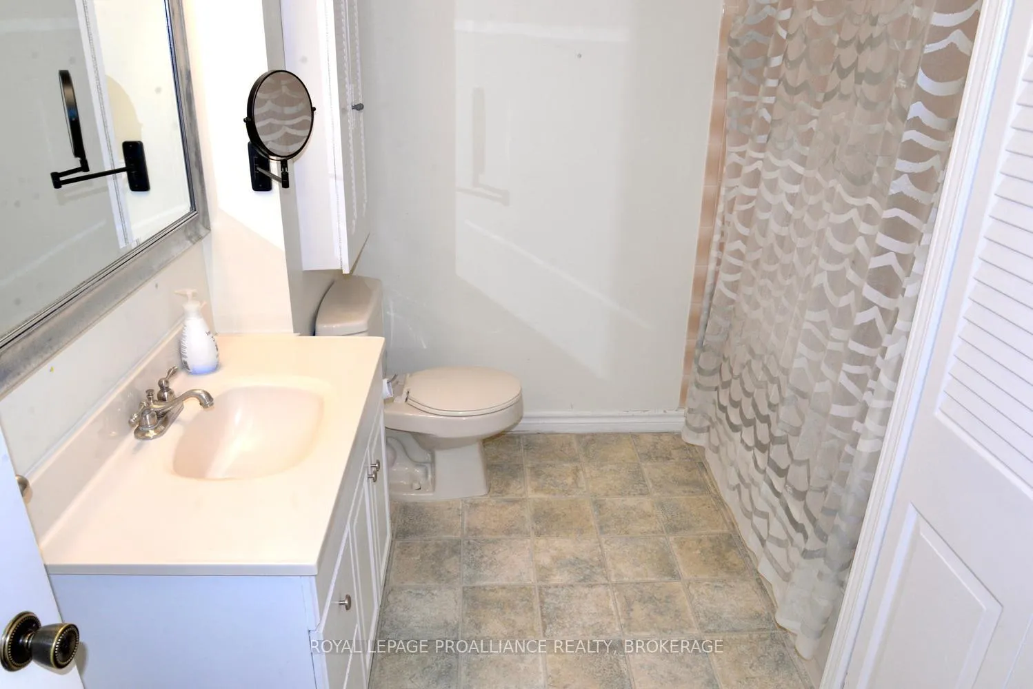 Photo 14 of Unit 203, 315 Regent Street, Kingston, Central City East — HOMEH