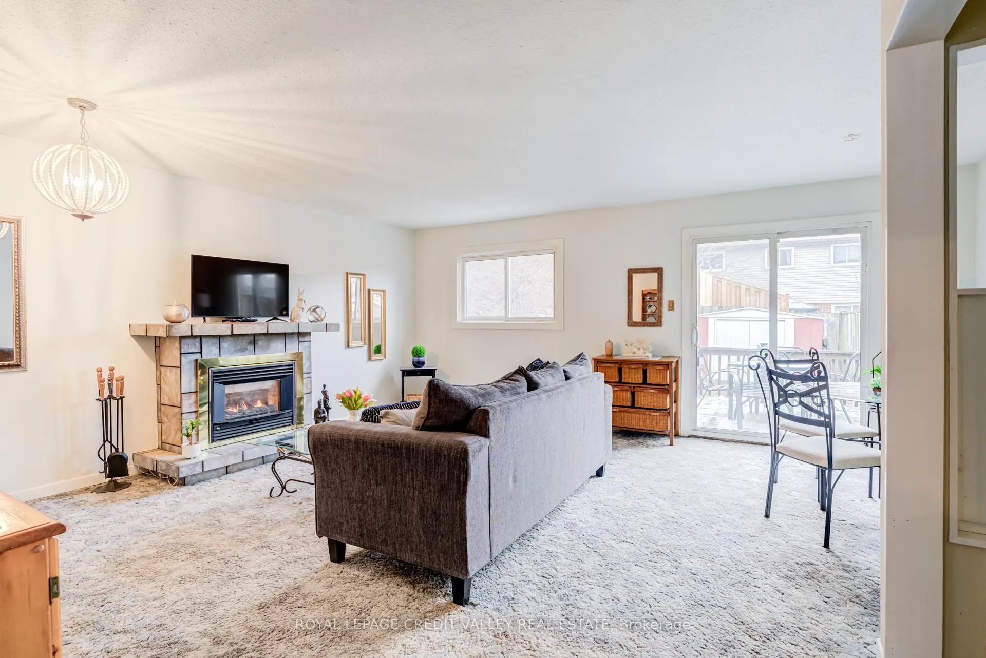 Photo 4 of 97 Kingham Road, Halton Hills, Acton — HOMEH