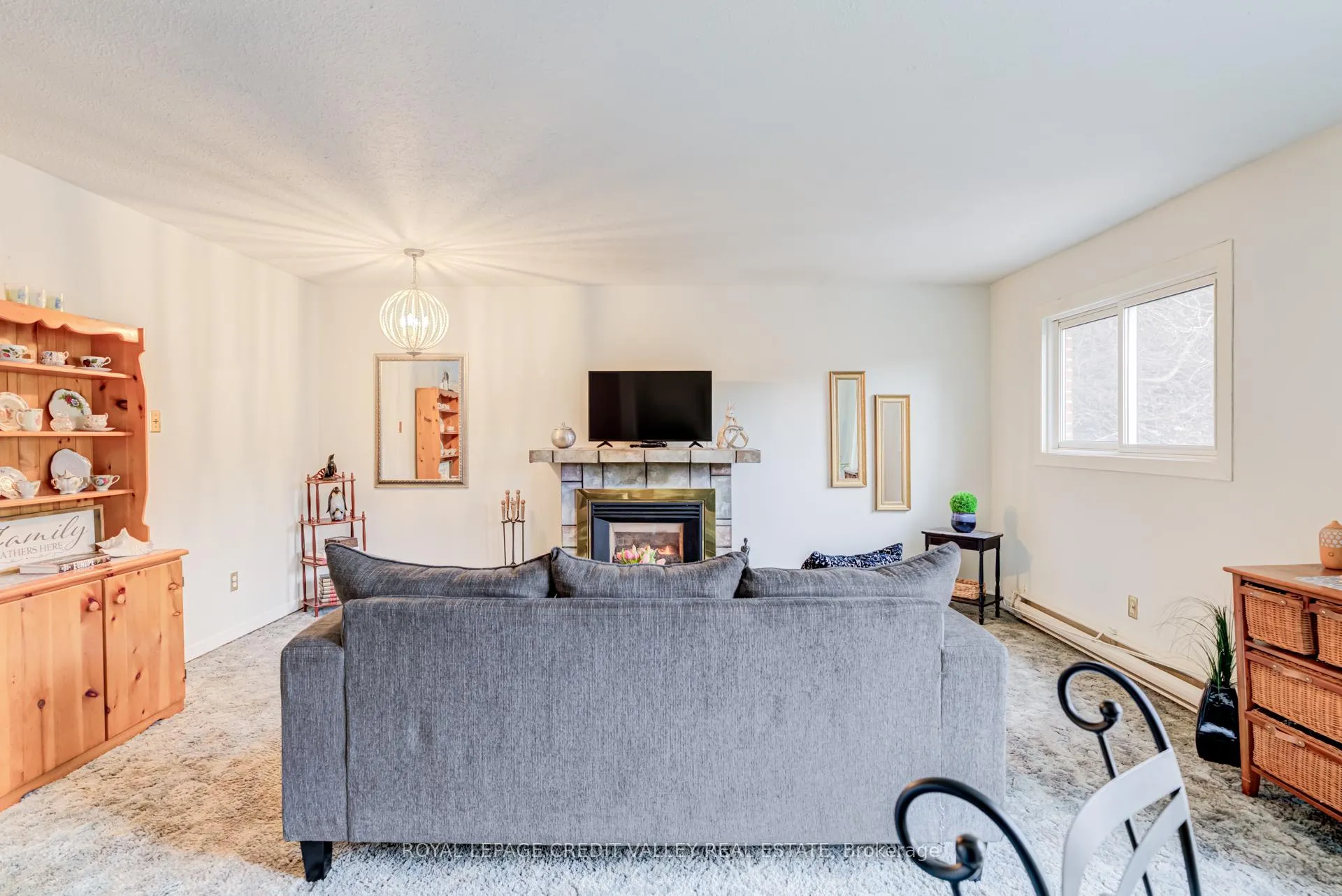 Photo 5 of 97 Kingham Road, Halton Hills, Acton — HOMEH