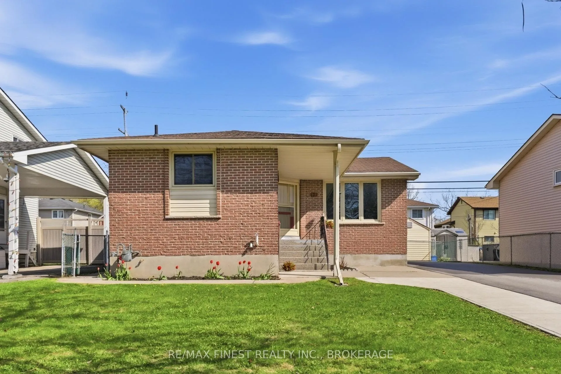 Photo 2 of 171 Sutherland Drive, Kingston, Rideau — HOMEH