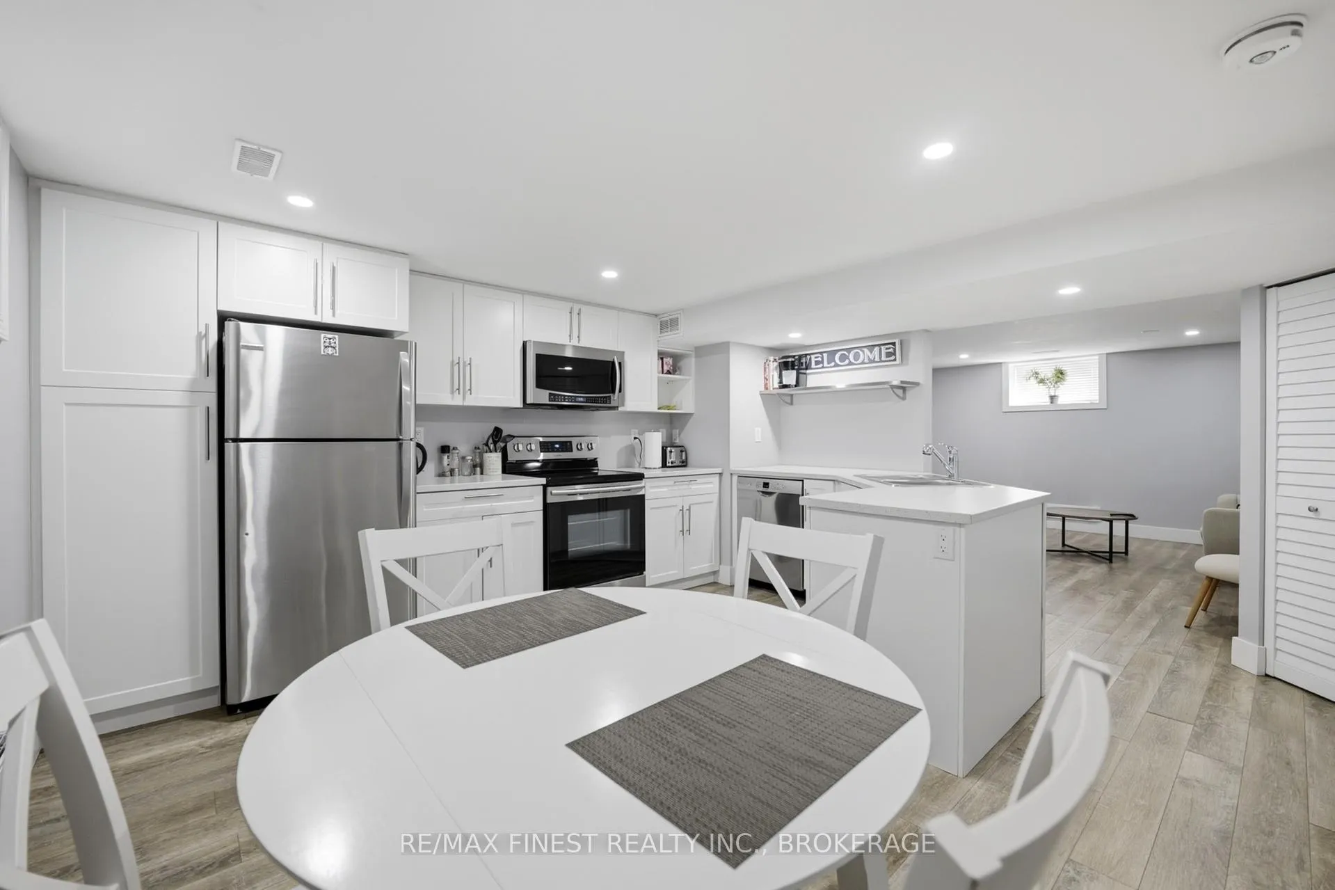 Photo 4 of 171 Sutherland Drive, Kingston, Rideau — HOMEH