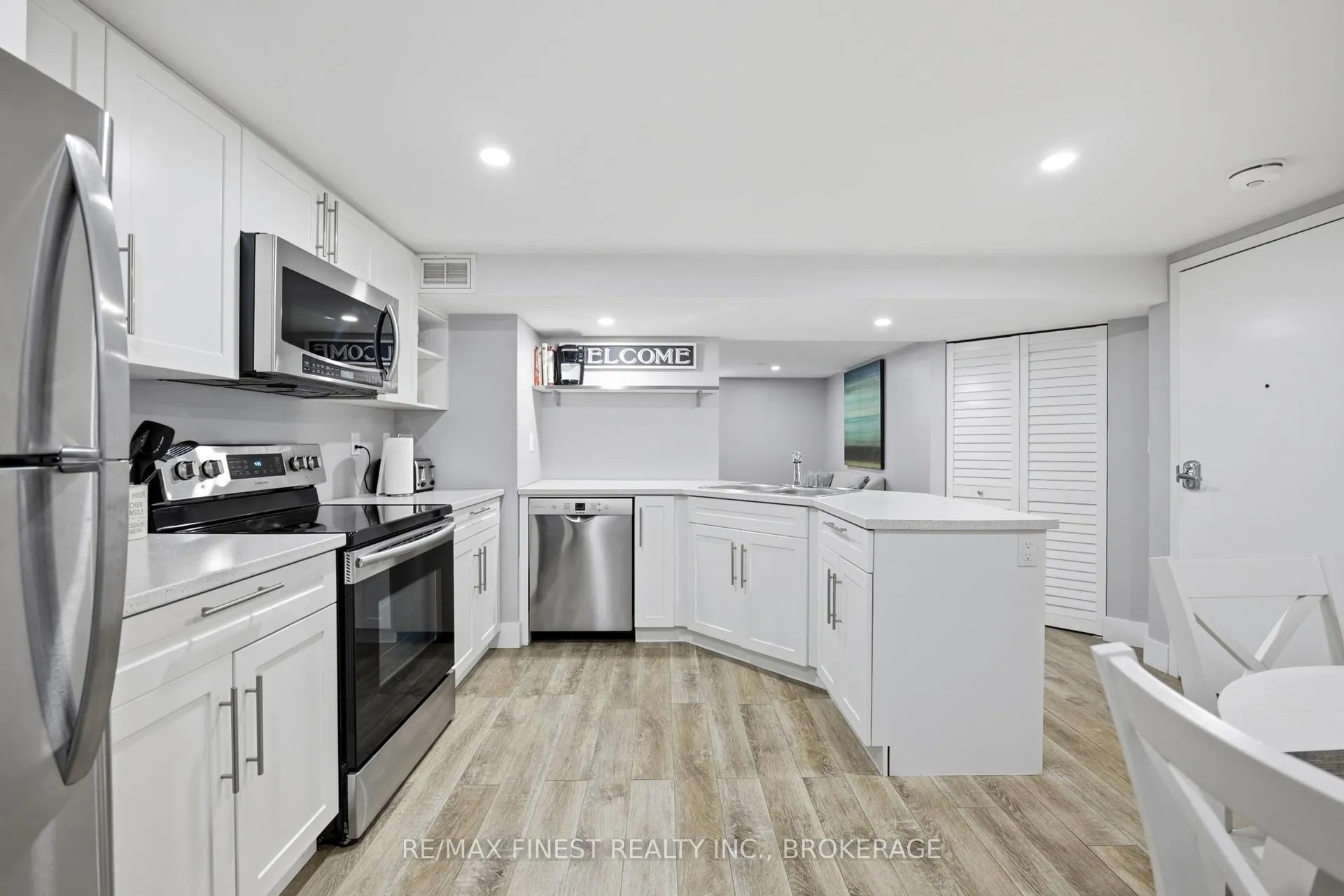 Photo 6 of 171 Sutherland Drive, Kingston, Rideau — HOMEH