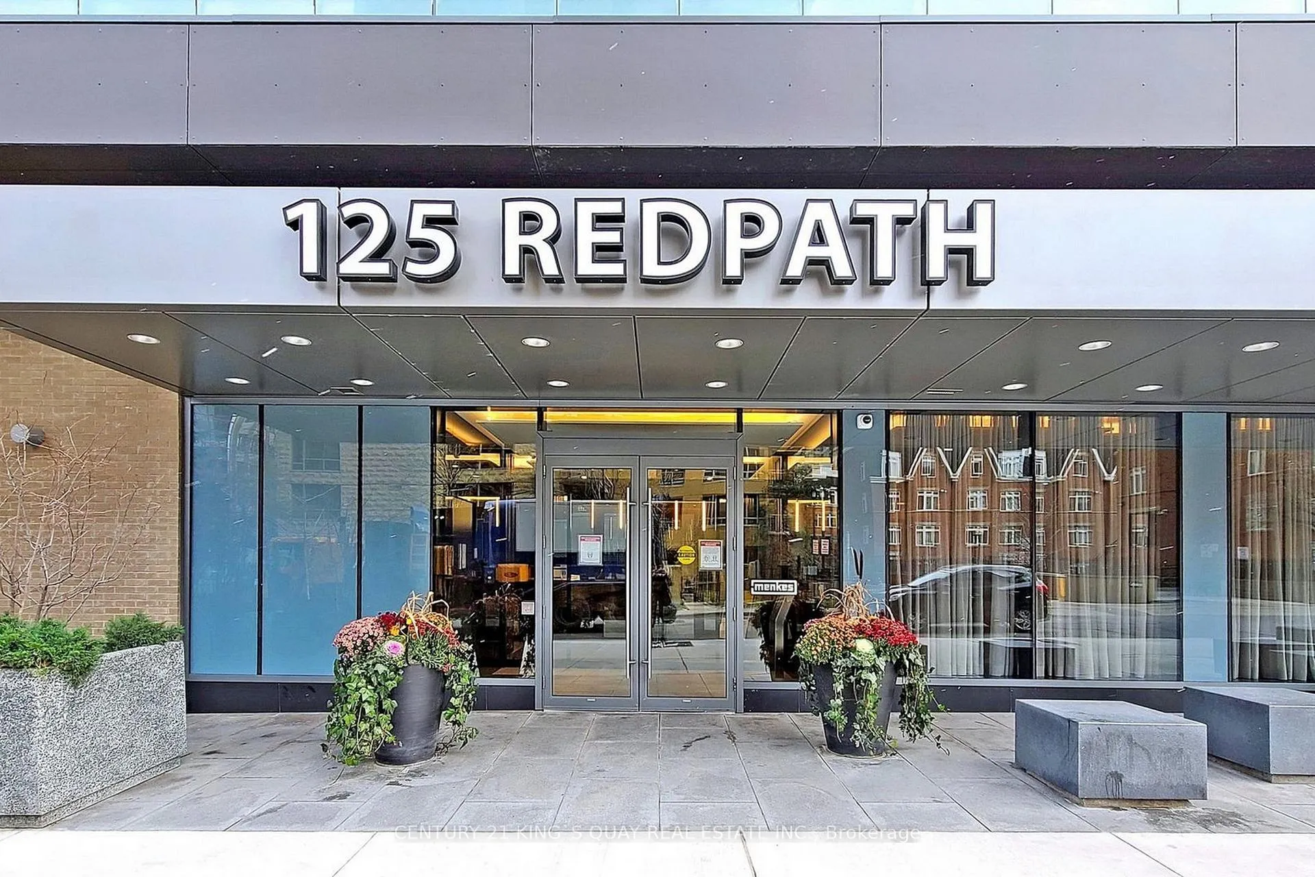 Photo 3 of Unit 505, 125 Redpath Avenue, Toronto, Mount Pleasant West — HOMEH