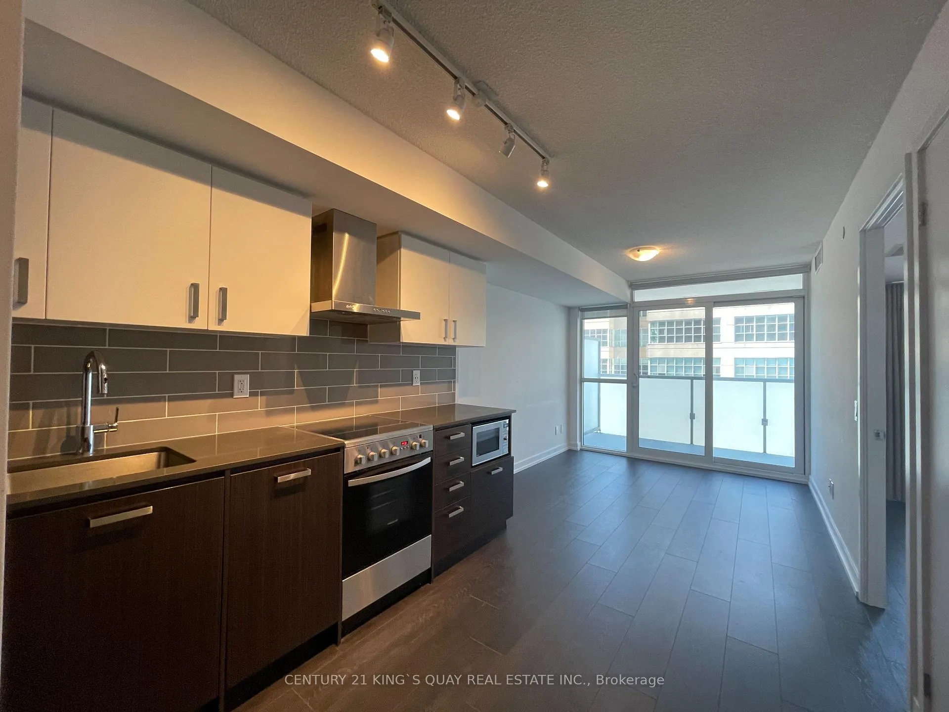 Photo 6 of Unit 505, 125 Redpath Avenue, Toronto, Mount Pleasant West — HOMEH