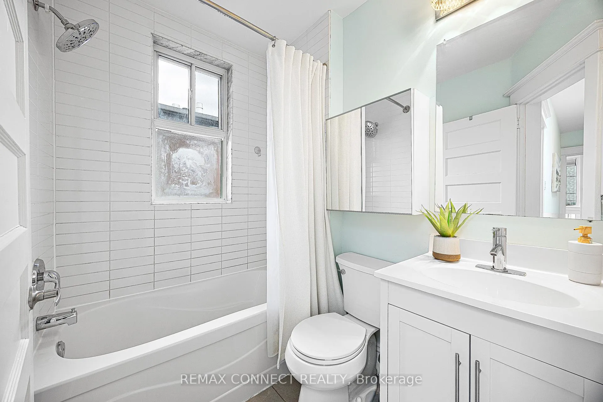 Photo 32 of 58 Hazelwood Avenue, Toronto, Blake-Jones — HOMEH