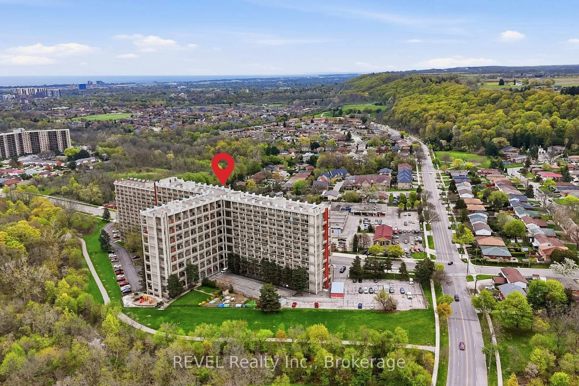 Photo 4 of Unit 824, 350 Quigley Road, Hamilton, Vincent — HOMEH