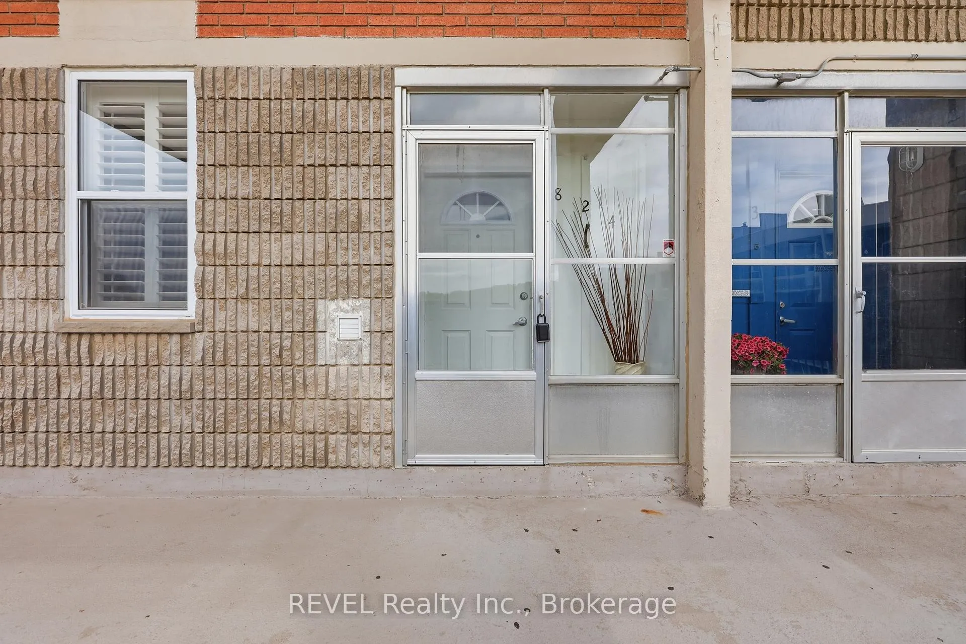 Photo 6 of Unit 824, 350 Quigley Road, Hamilton, Vincent — HOMEH