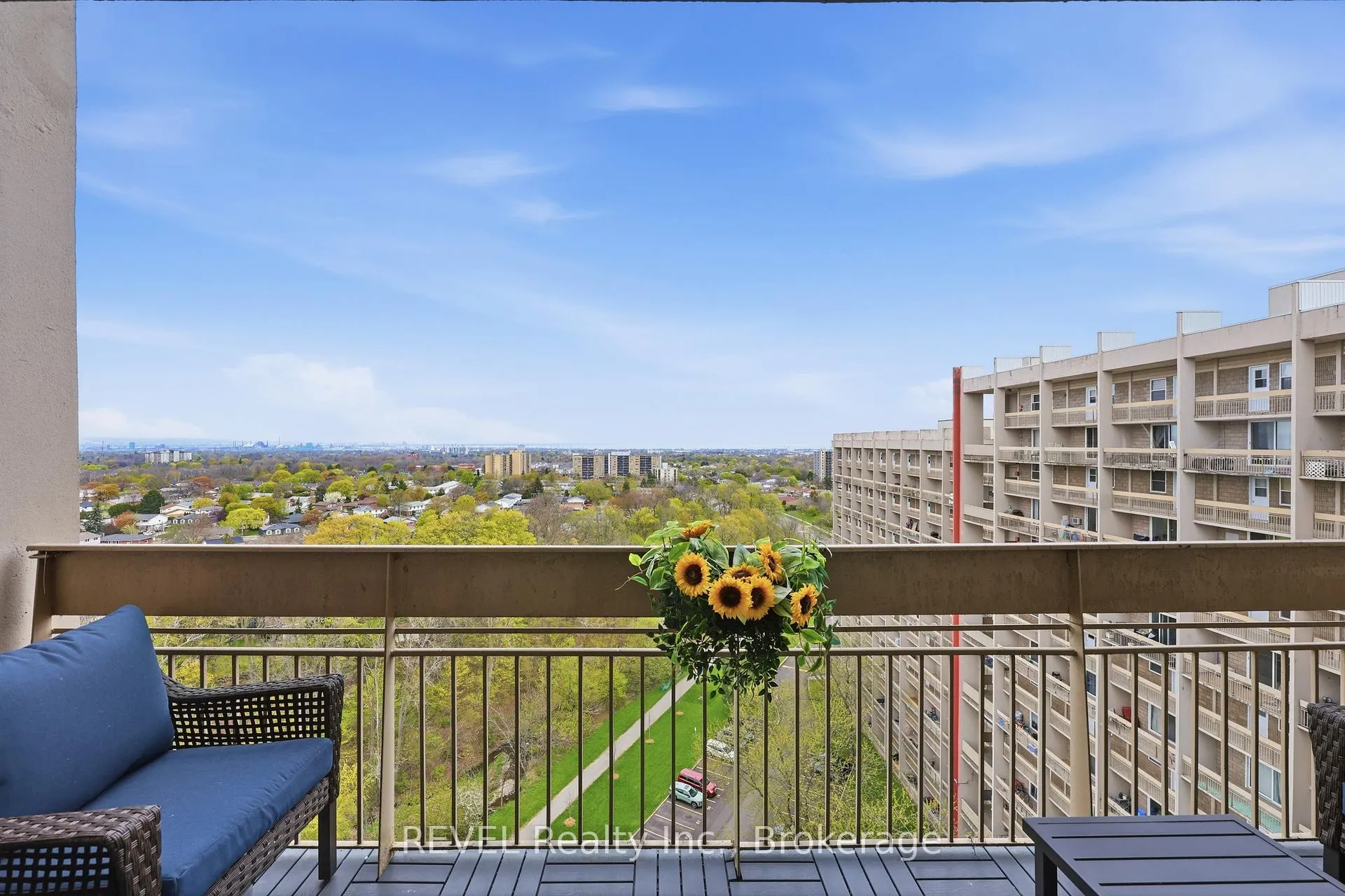 Photo 17 of Unit 824, 350 Quigley Road, Hamilton, Vincent — HOMEH