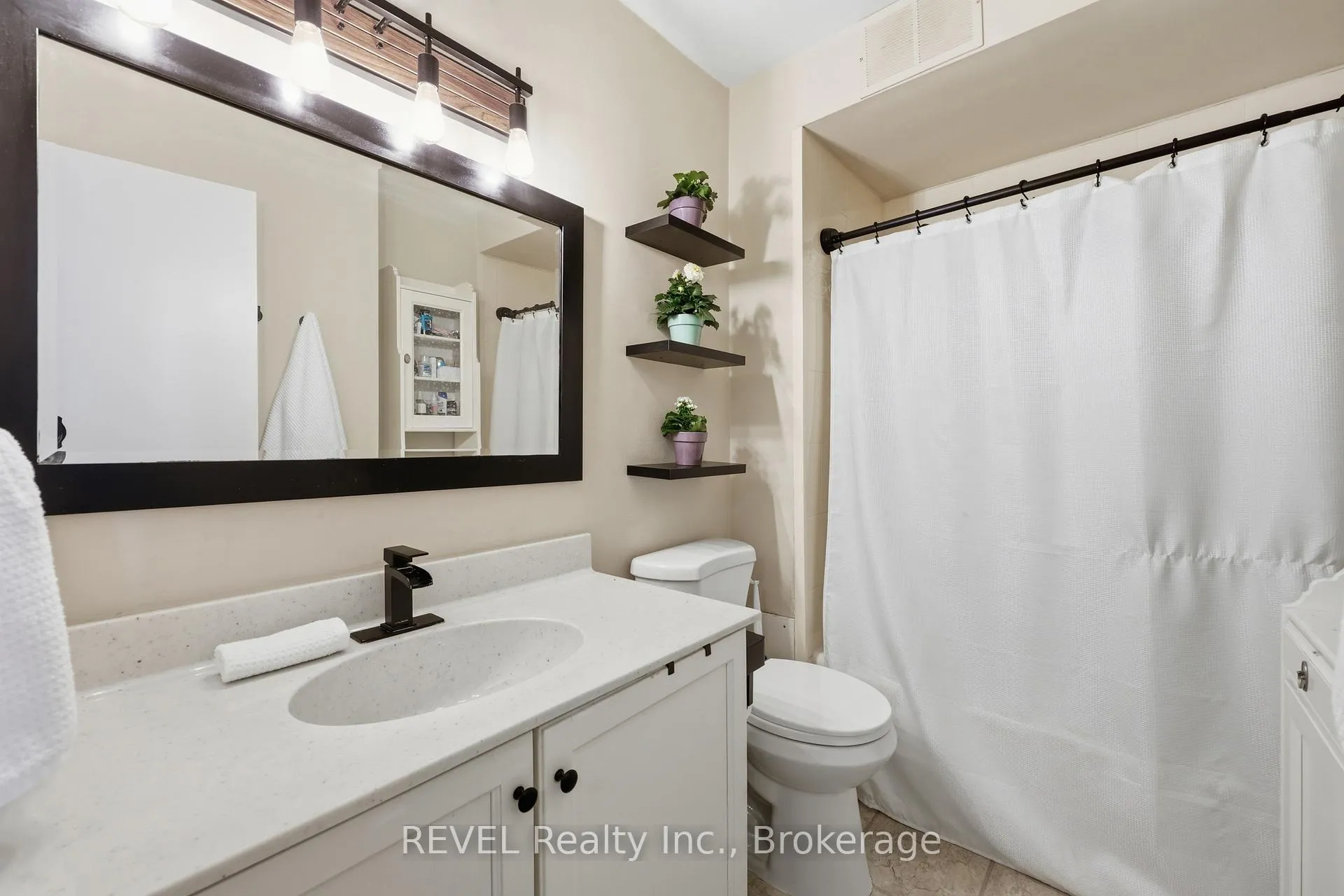 Photo 22 of Unit 824, 350 Quigley Road, Hamilton, Vincent — HOMEH