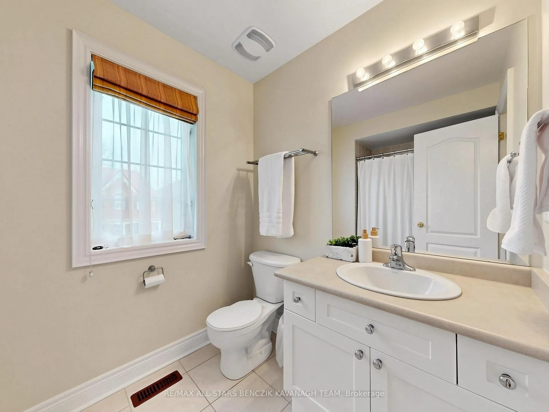 Photo 20 of 20 Peony Street, Markham, Cornell — HOMEH