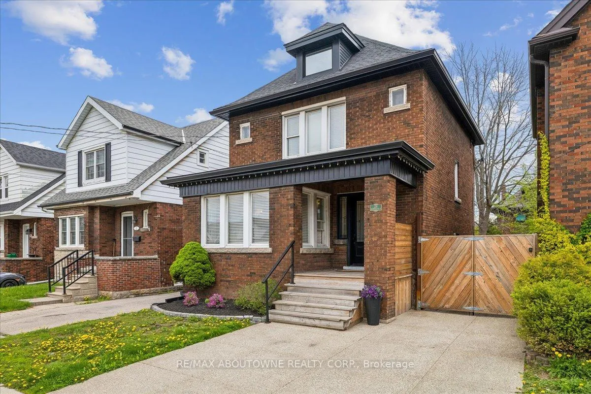 Photo 3 of 23 Ottawa Street S, Hamilton, Delta — HOMEH