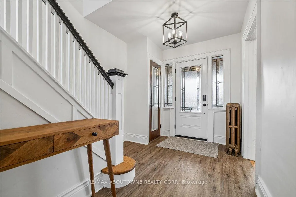 Photo 5 of 23 Ottawa Street S, Hamilton, Delta — HOMEH