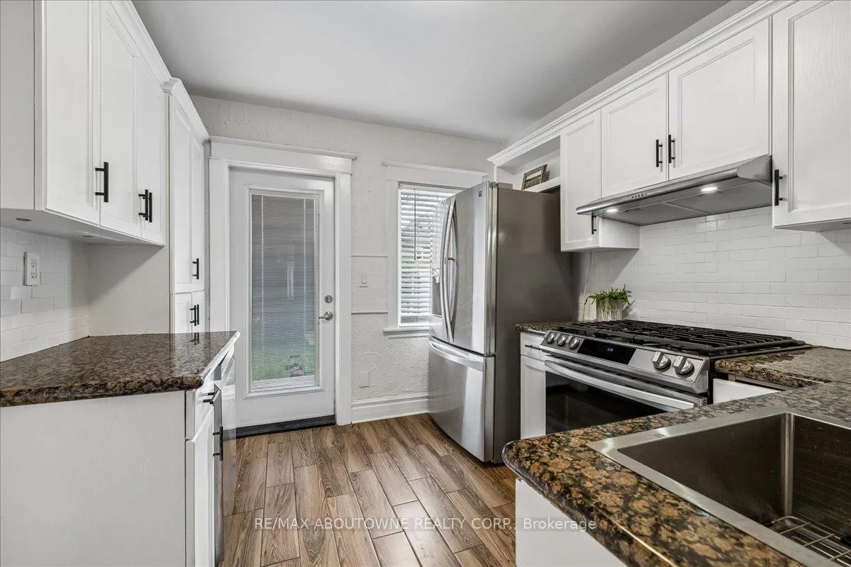 Photo 18 of 23 Ottawa Street S, Hamilton, Delta — HOMEH
