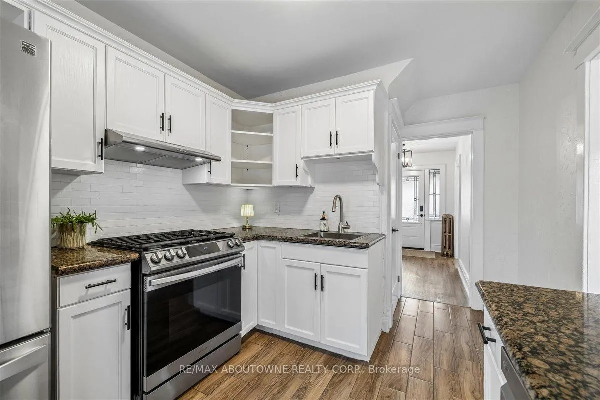 Photo 19 of 23 Ottawa Street S, Hamilton, Delta — HOMEH