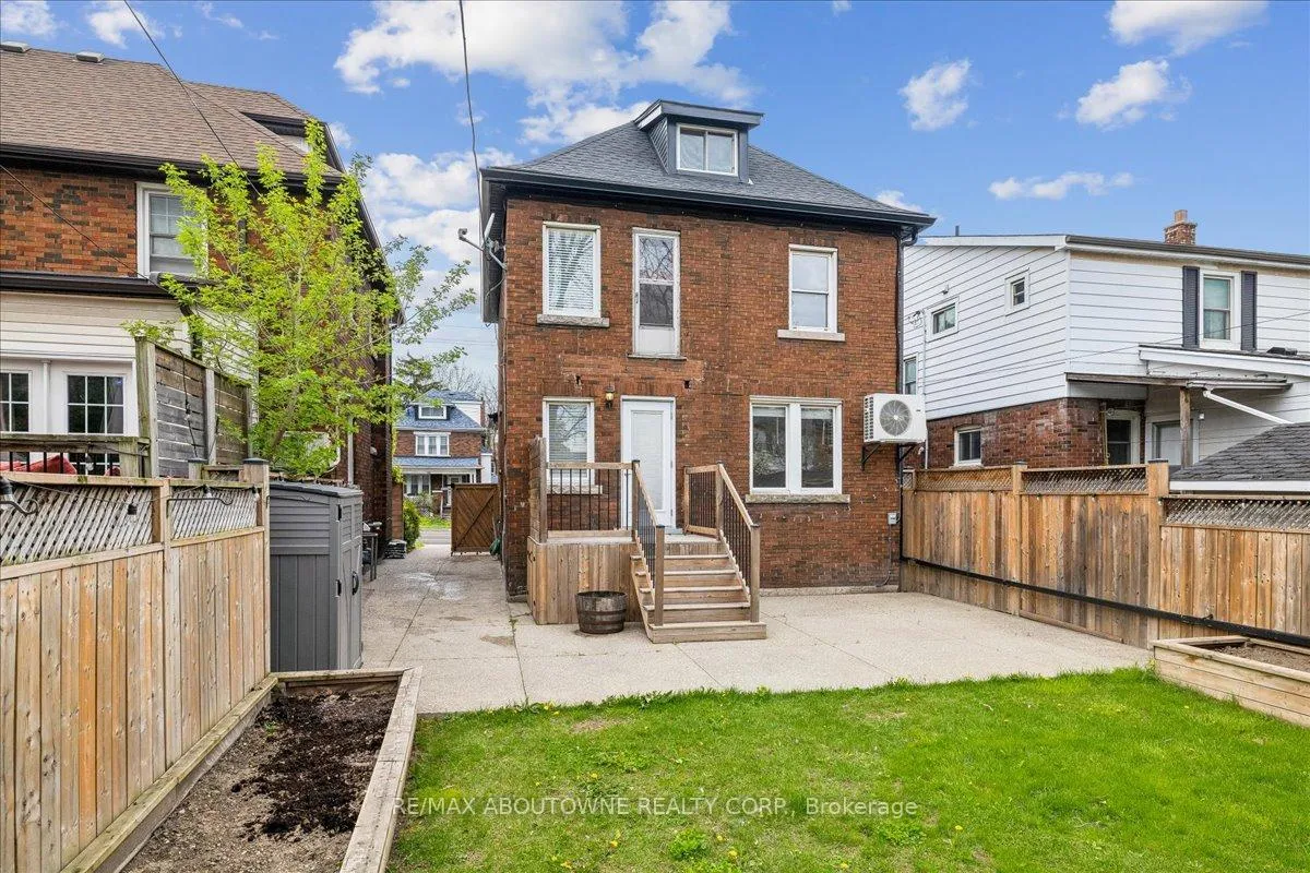 Photo 43 of 23 Ottawa Street S, Hamilton, Delta — HOMEH