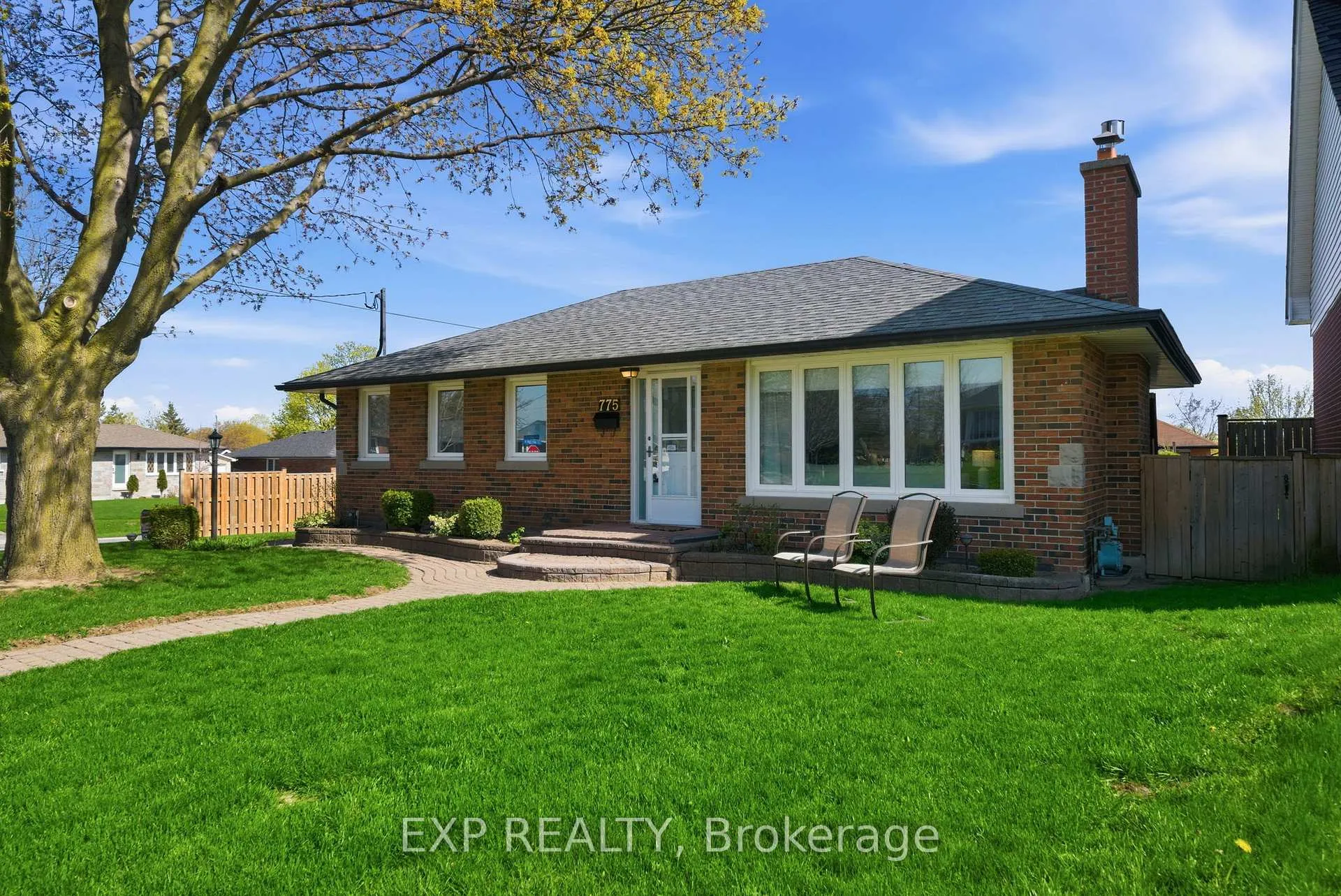 Photo 2 of 775 Emerson Avenue, Oshawa, Donevan — HOMEH