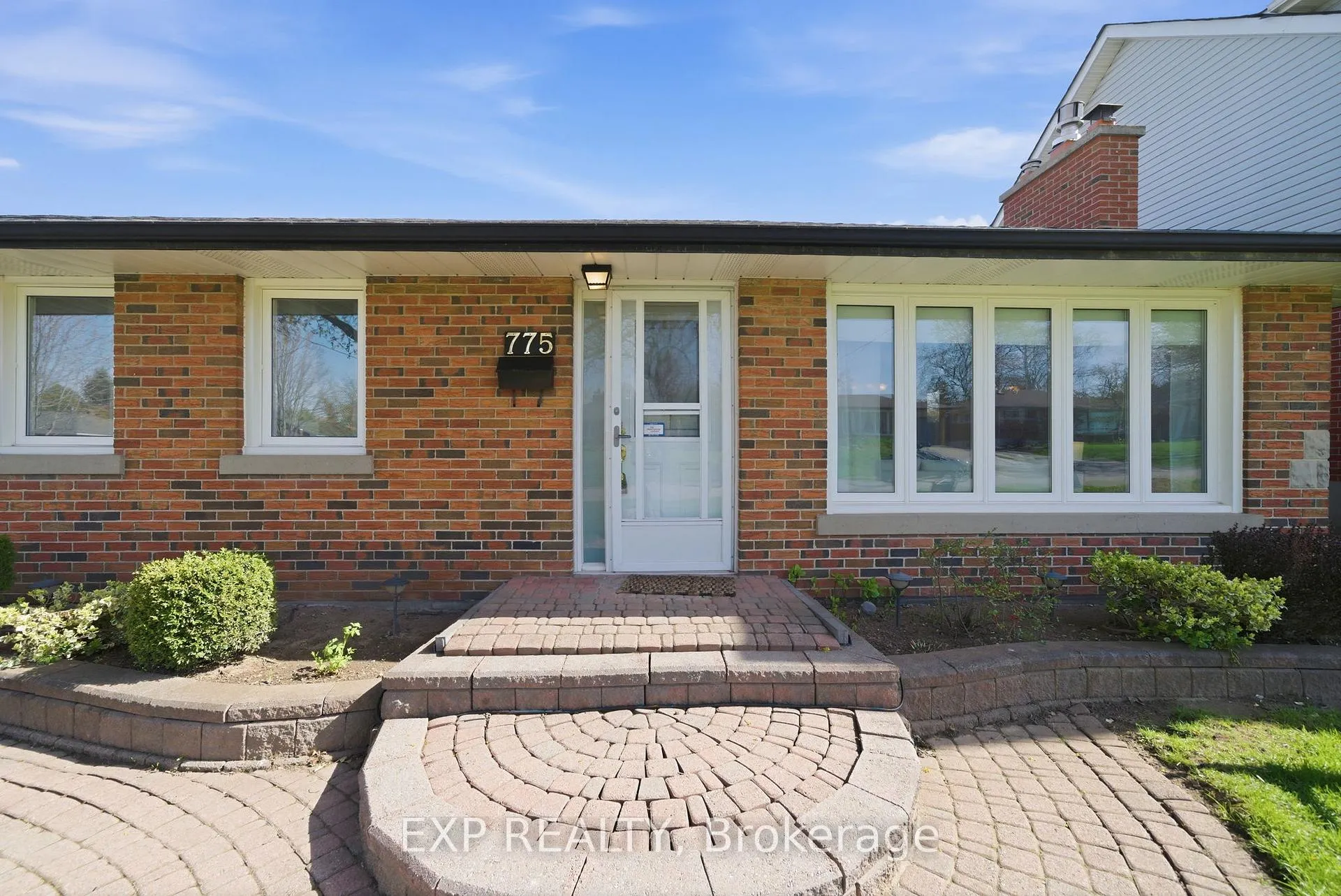 Photo 4 of 775 Emerson Avenue, Oshawa, Donevan — HOMEH