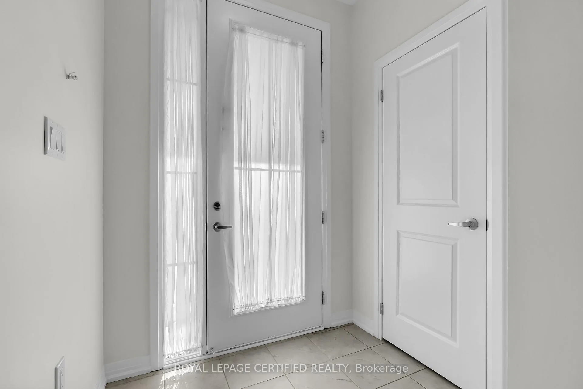 Photo 6 of 244 Newman Drive, Cambridge — HOMEH
