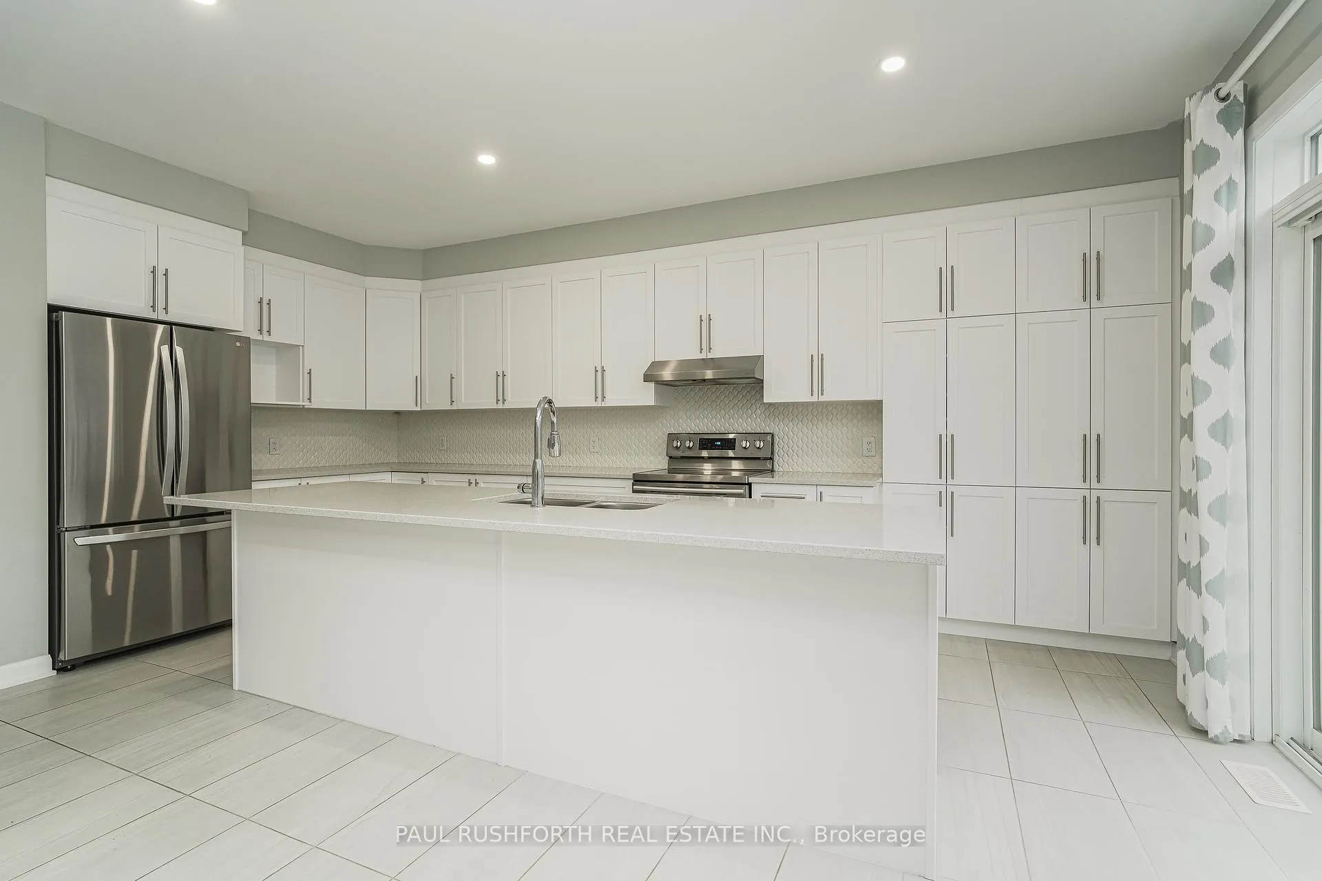 Photo 13 of 15 Sweet Pea Way, Ottawa, Kanata - Kanata Lakes/Heritage Hills — HOMEH