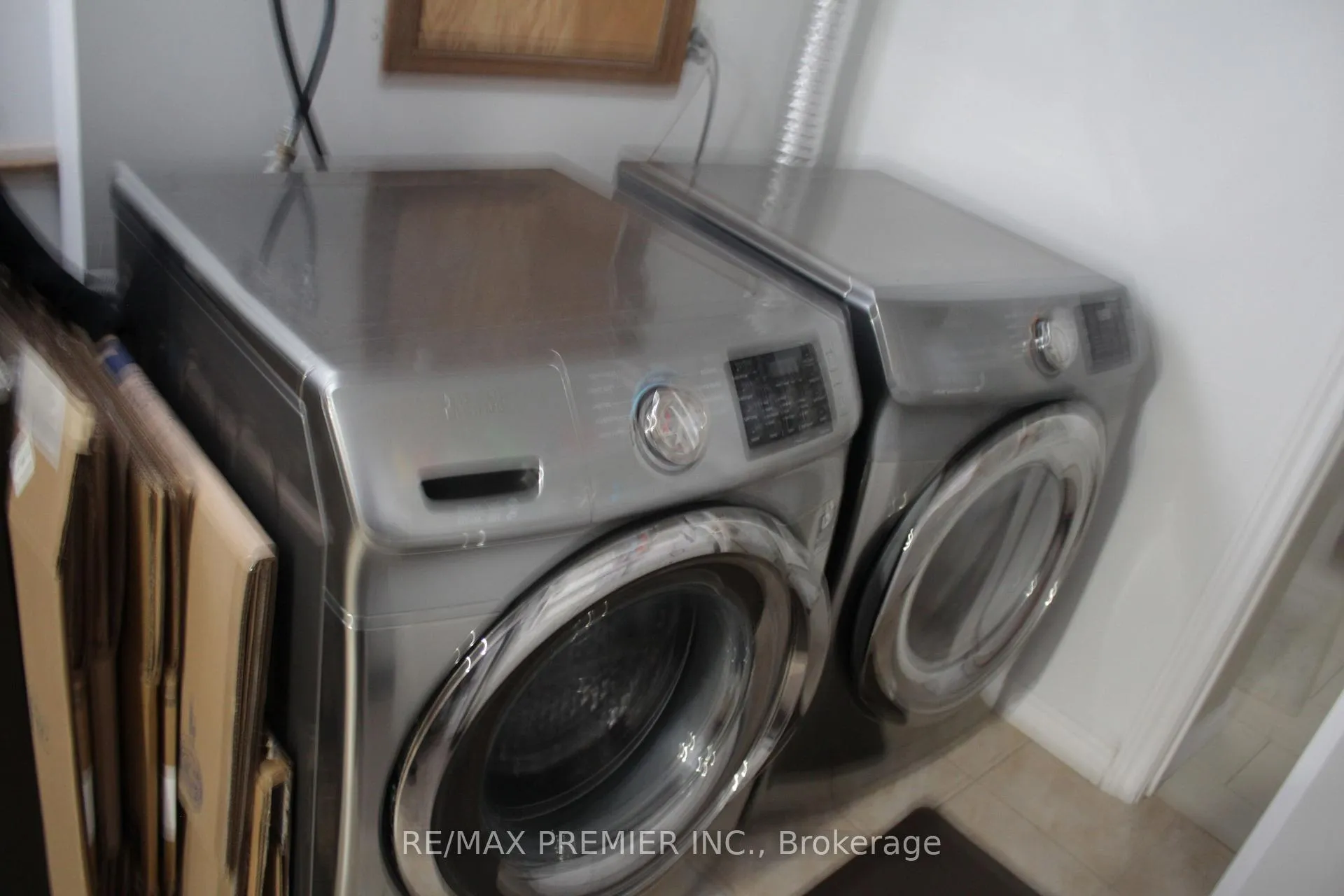 Photo 8 of Unit Basement, 262 Isaac Murray Avenue, Vaughan, Maple — HOMEH