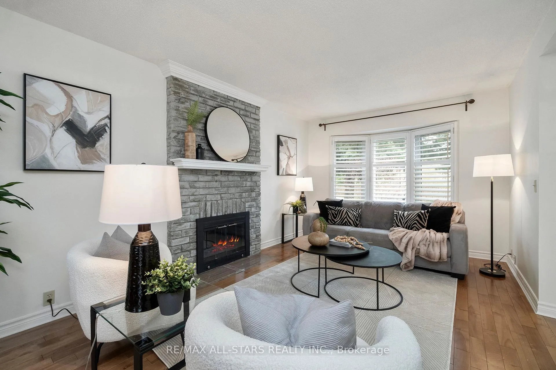 Photo 3 of 96 Tunney Crescent, Markham, Raymerville — HOMEH