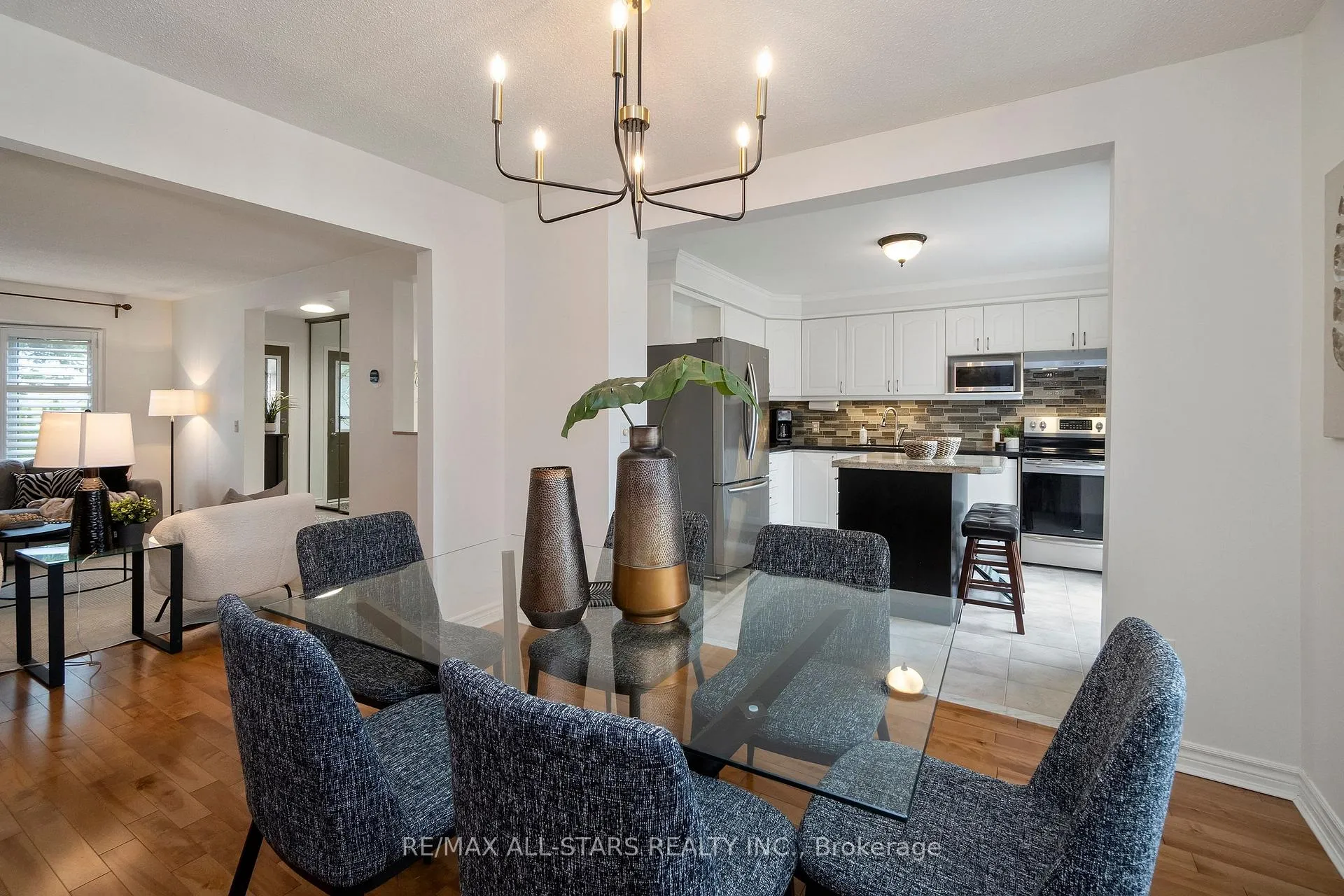 Photo 8 of 96 Tunney Crescent, Markham, Raymerville — HOMEH