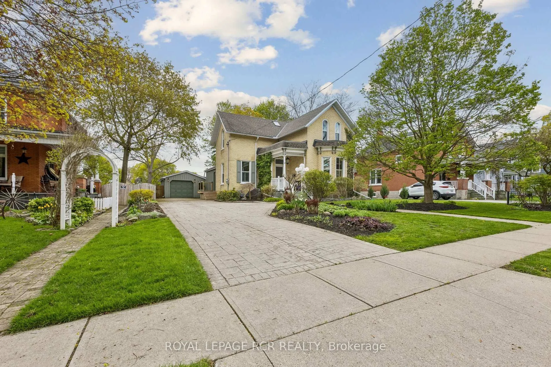 Photo 1 of 838 Queenston Road, Cambridge — HOMEH
