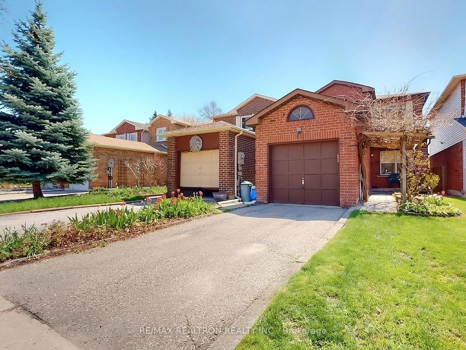 Photo 1 of 73 Swinton Crescent, Vaughan, Lakeview Estates — HOMEH