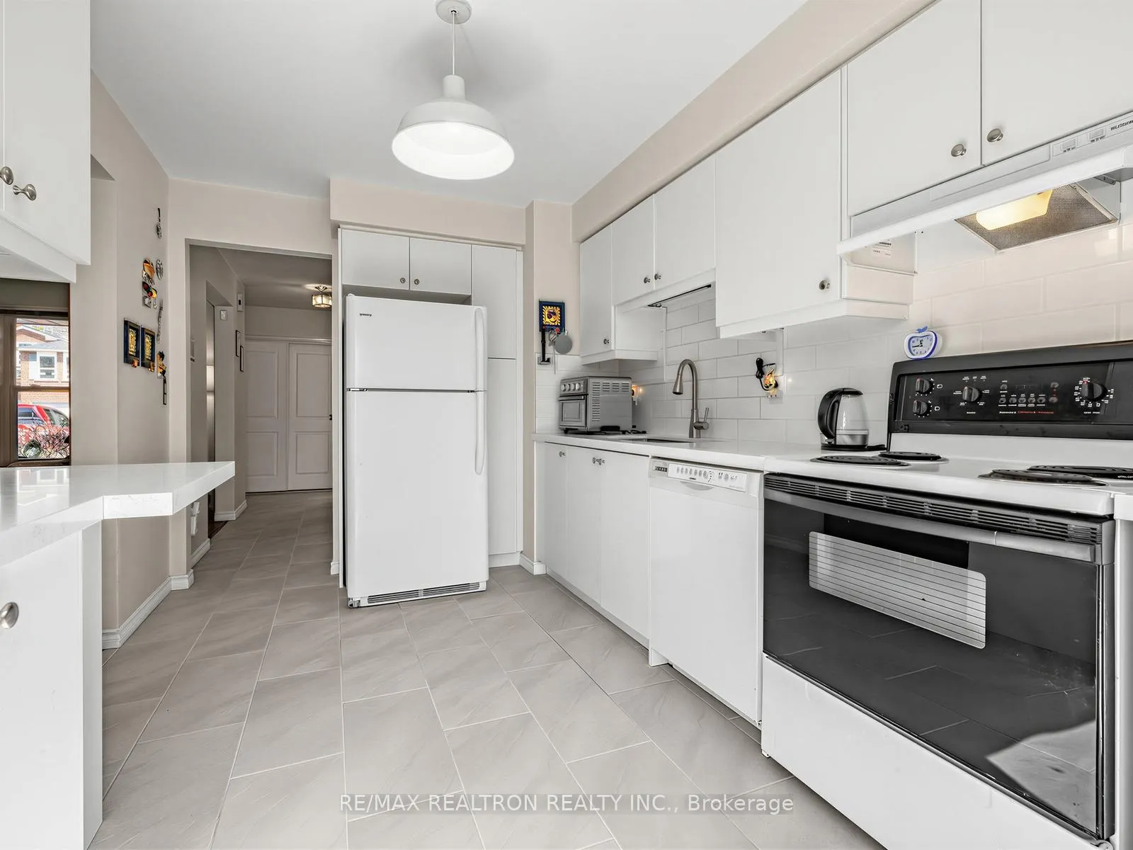 Photo 17 of 73 Swinton Crescent, Vaughan, Lakeview Estates — HOMEH