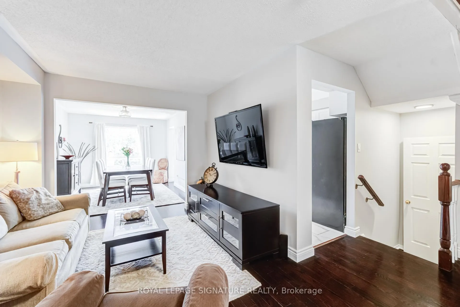 Photo 8 of 25 Beadle Drive, Ajax, South East — HOMEH