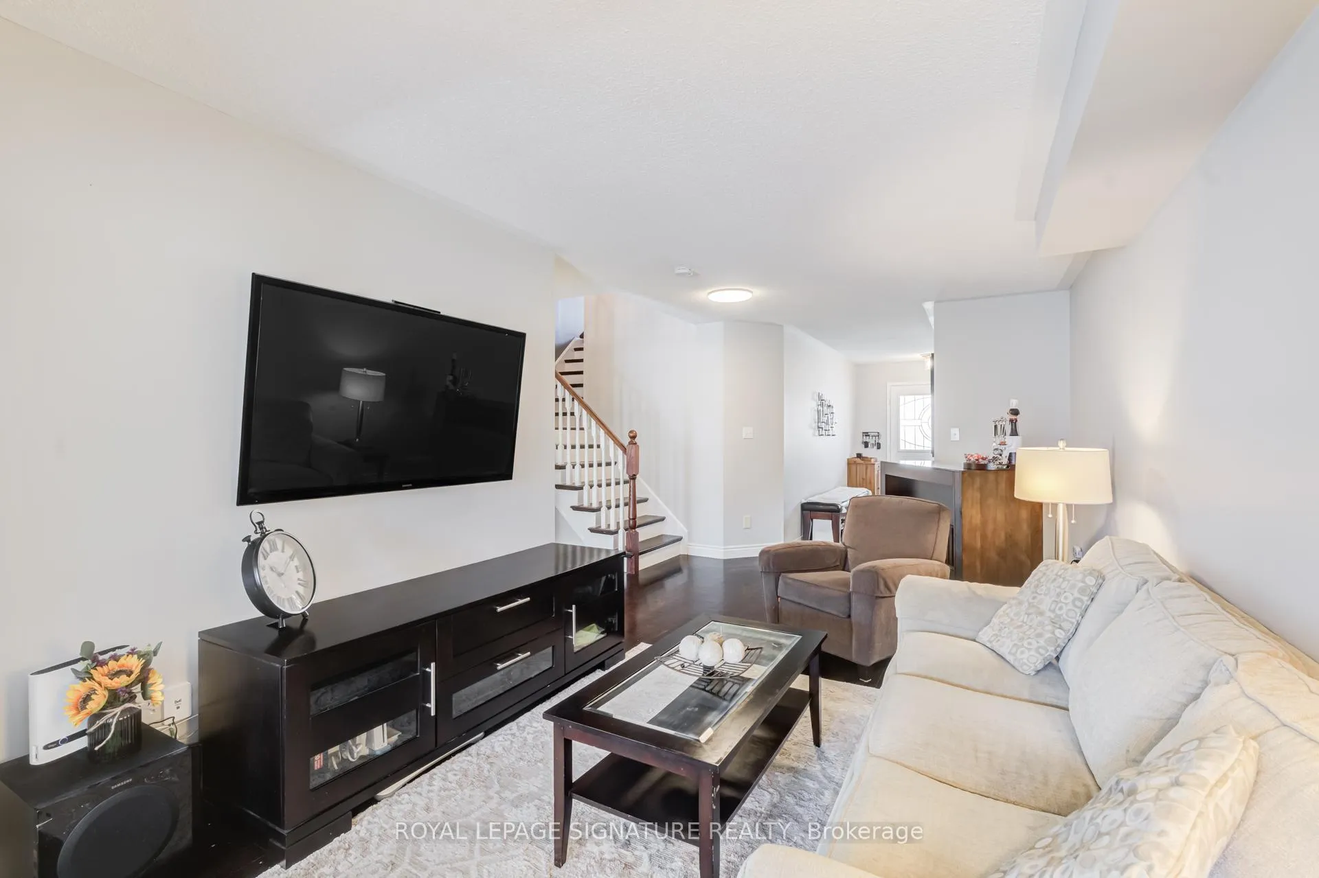 Photo 10 of 25 Beadle Drive, Ajax, South East — HOMEH