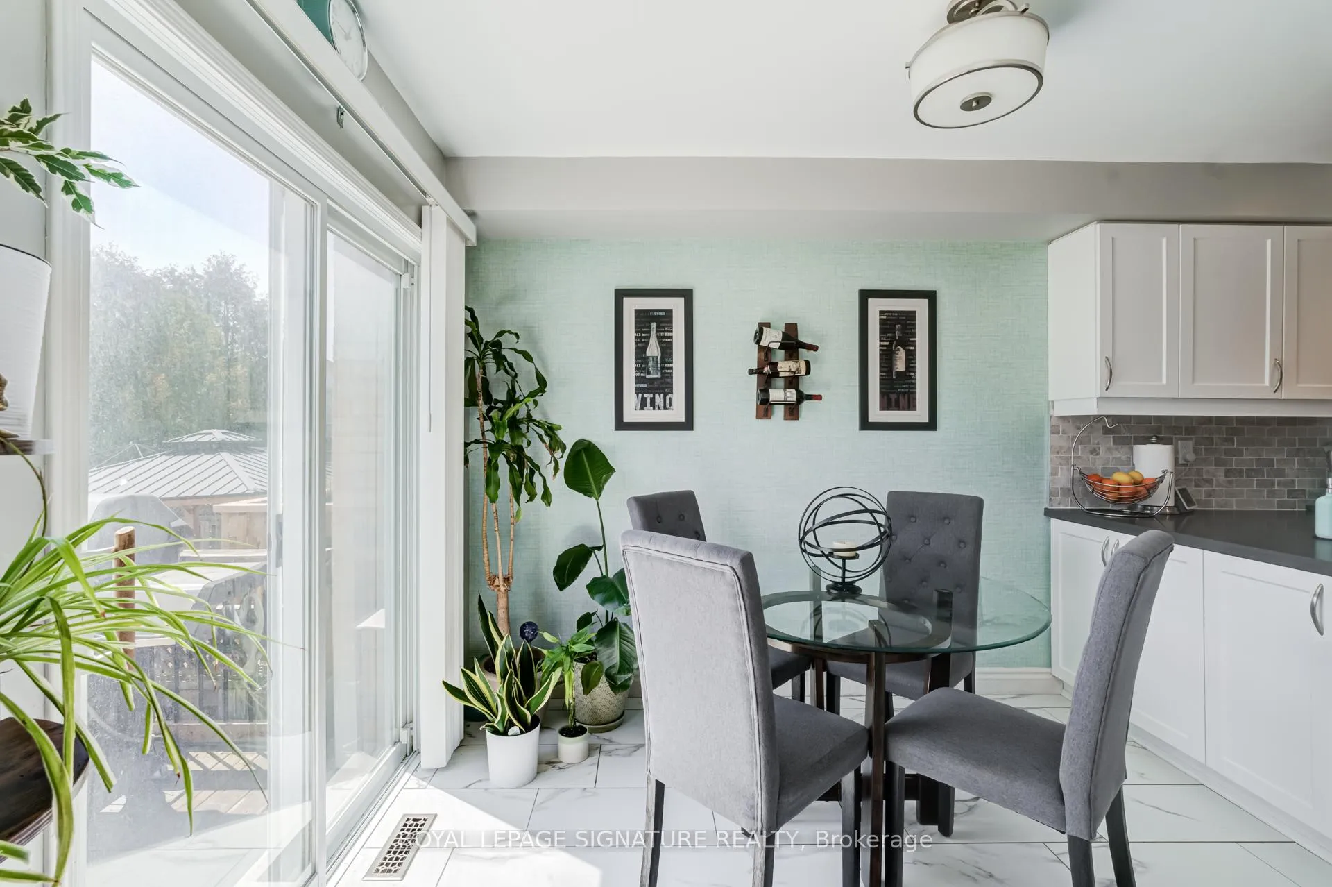 Photo 20 of 25 Beadle Drive, Ajax, South East — HOMEH