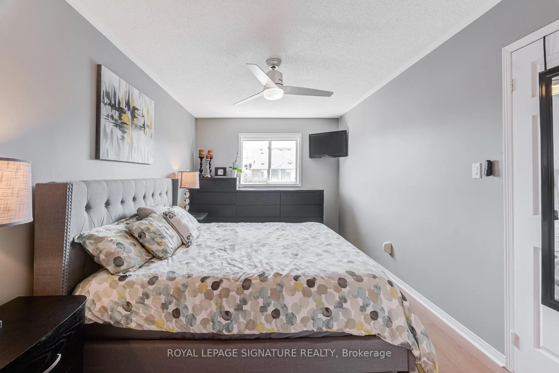 Photo 24 of 25 Beadle Drive, Ajax, South East — HOMEH