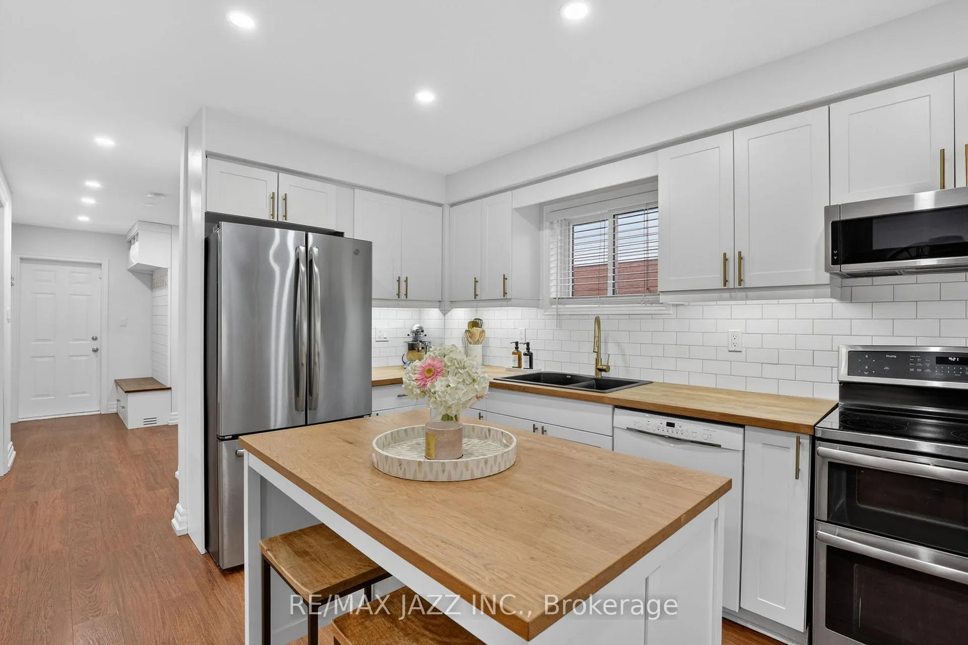 Photo 9 of 67 McKnight Crescent, New Tecumseth, Tottenham — HOMEH