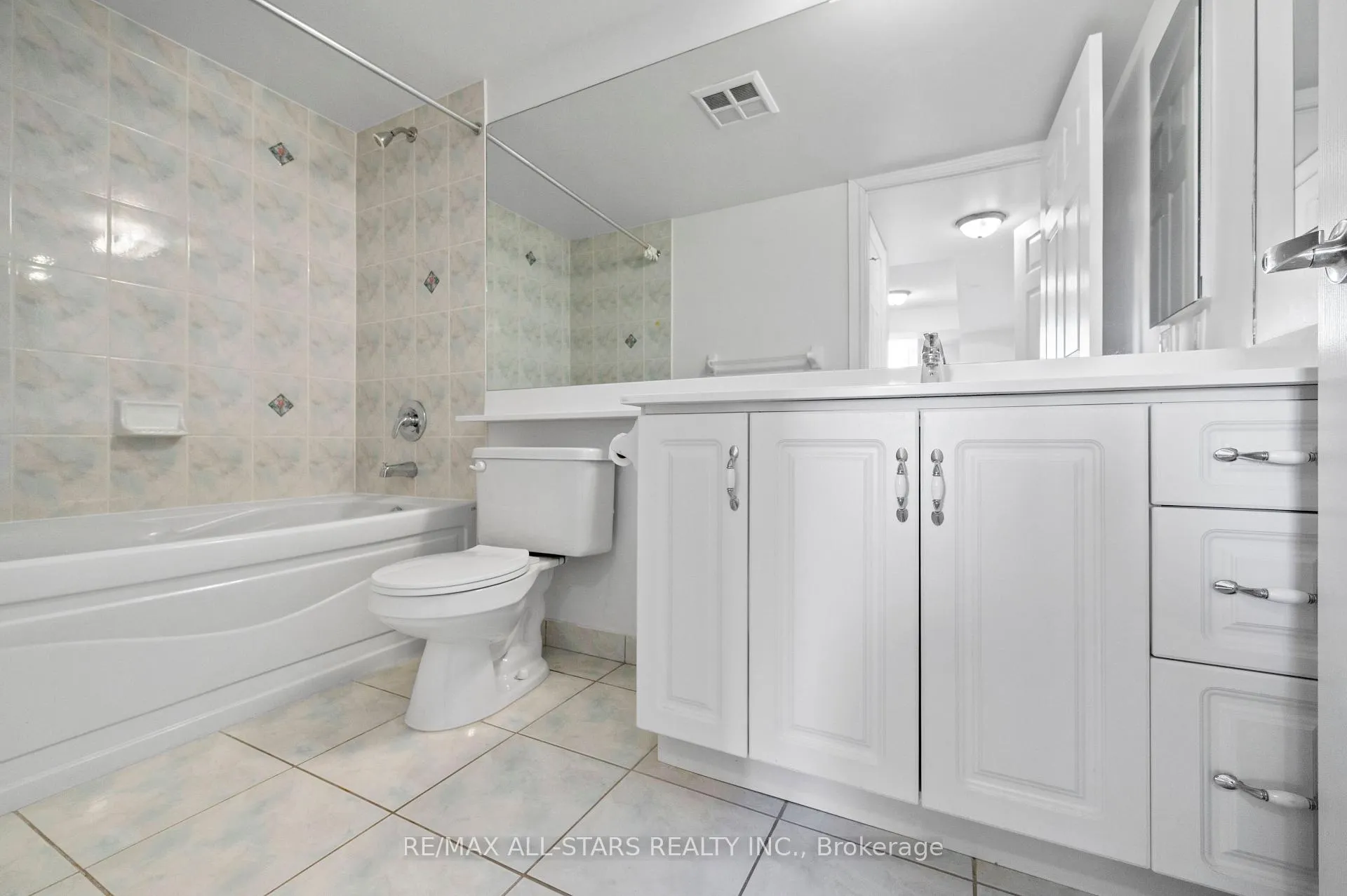 Photo 23 of Unit 536, 33 Cox Boulevard, Markham, Unionville — HOMEH