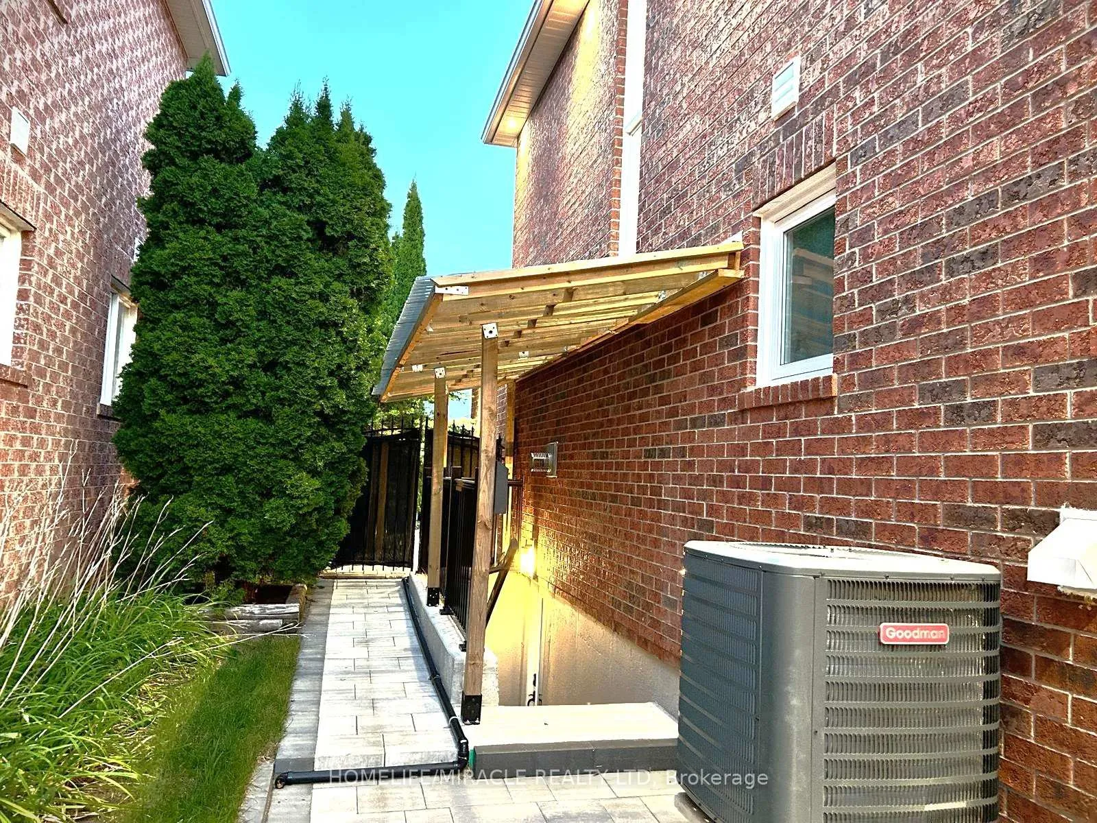 Front of Unit Bsmt, 11 Berkshire Court