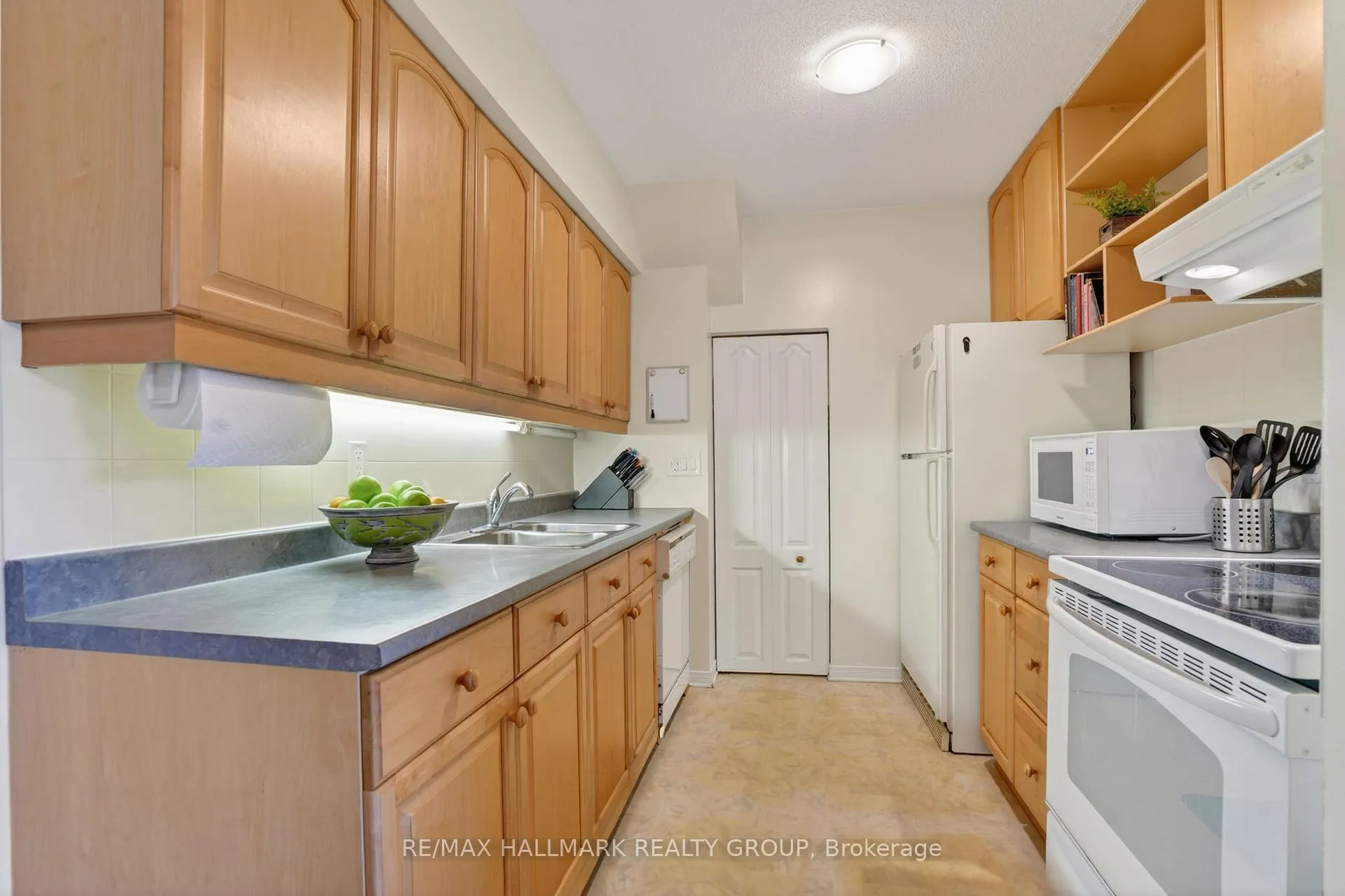 Photo 11 of 7C Banner Road, Ottawa, Sheahan Estates/Trend Village — HOMEH