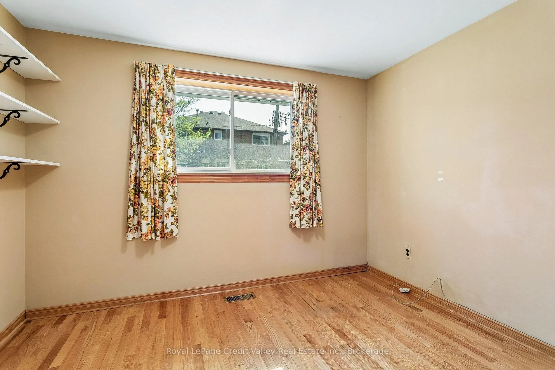 Photo 17 of 27 Grange Drive, Brampton, Northwood Park — HOMEH