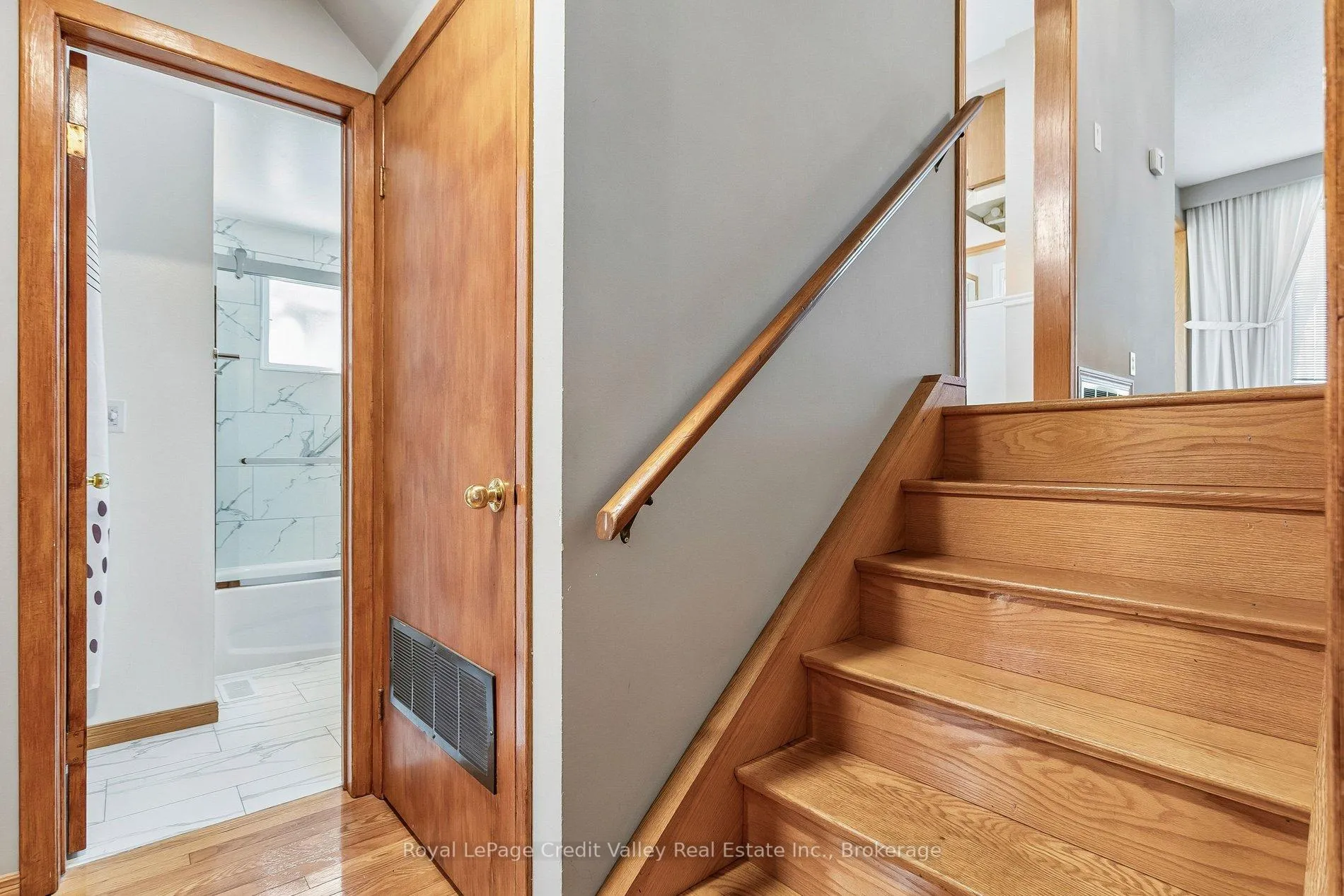 Photo 19 of 27 Grange Drive, Brampton, Northwood Park — HOMEH