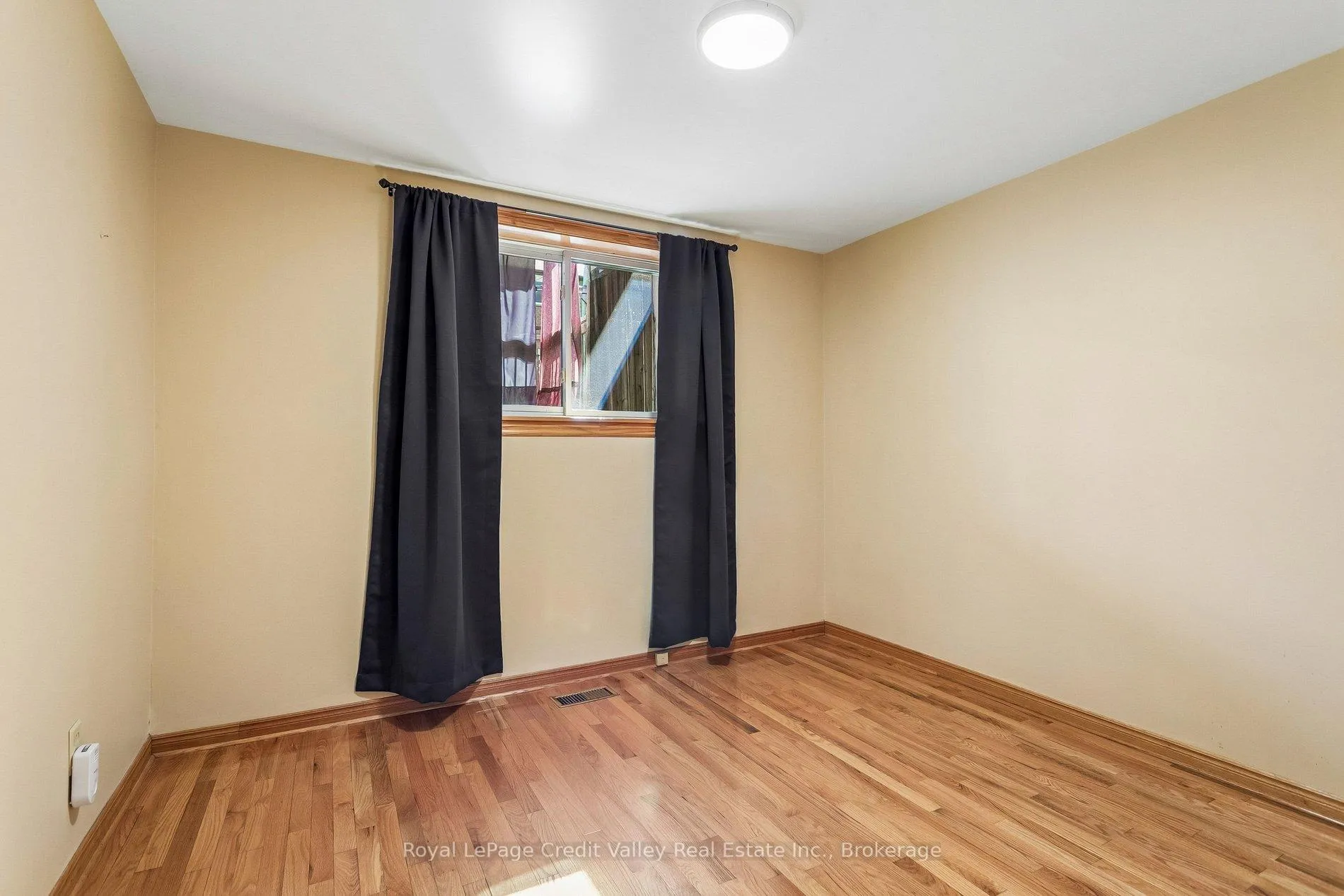 Photo 21 of 27 Grange Drive, Brampton, Northwood Park — HOMEH