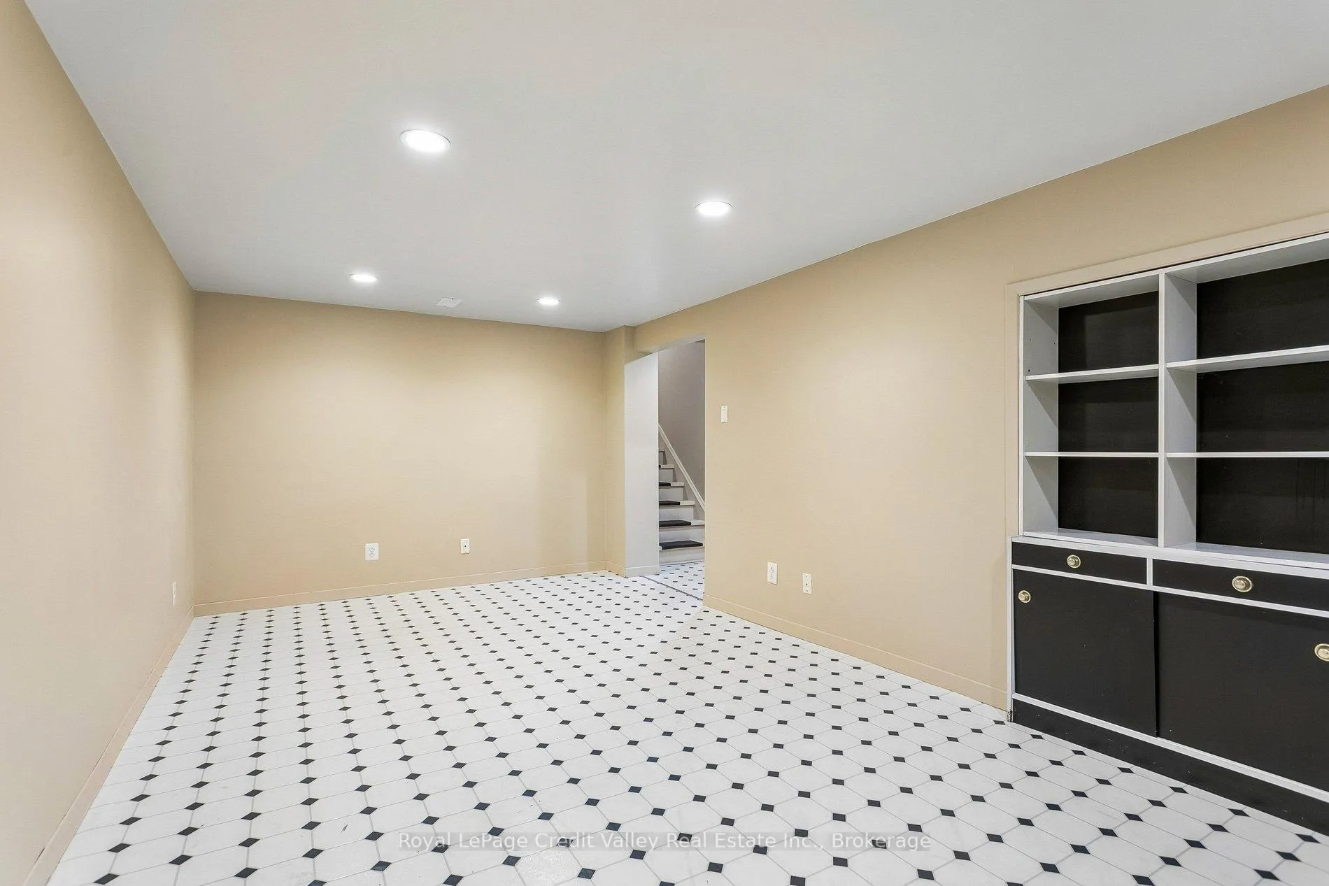 Photo 24 of 27 Grange Drive, Brampton, Northwood Park — HOMEH